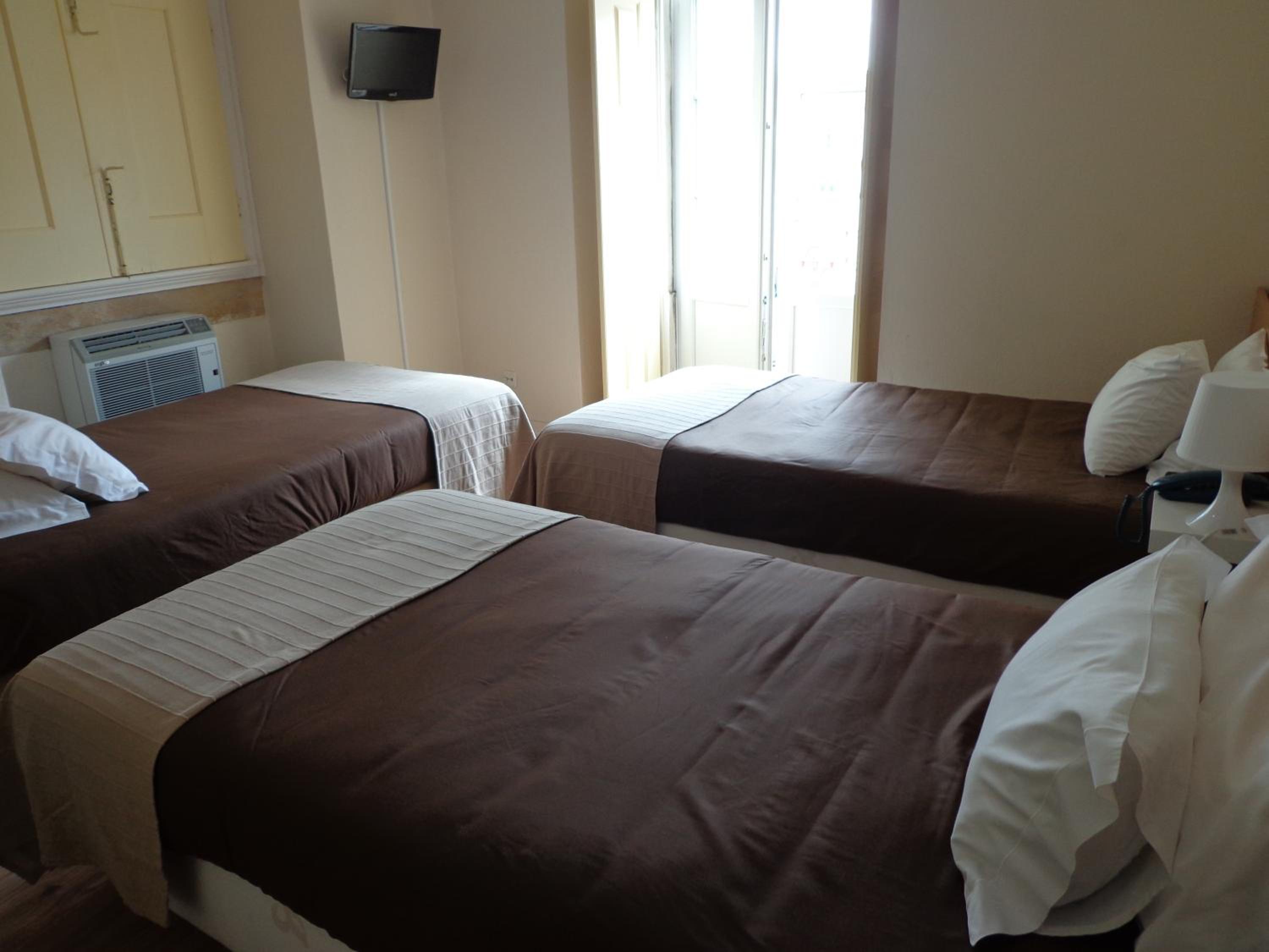 Twin Room with Extra Bed (2 Adults + 1 Child)
