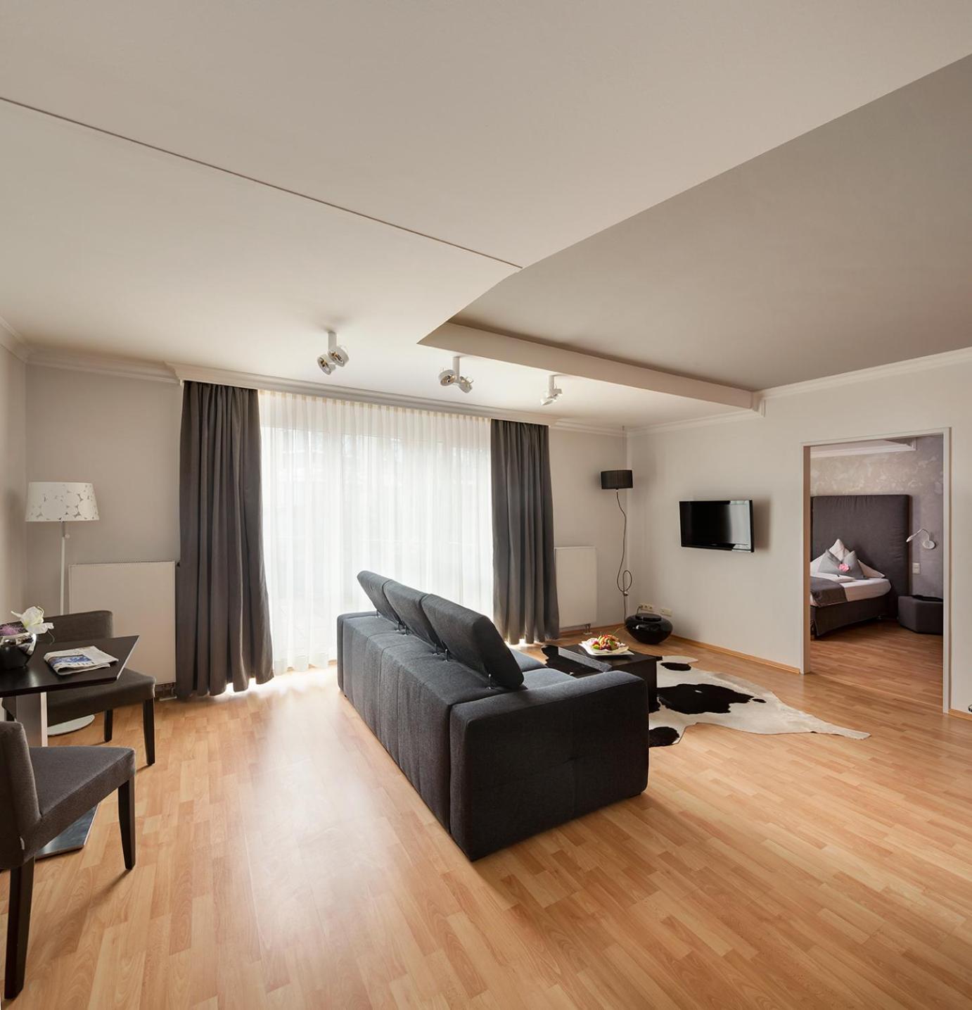 Superior Suite - Photo 5