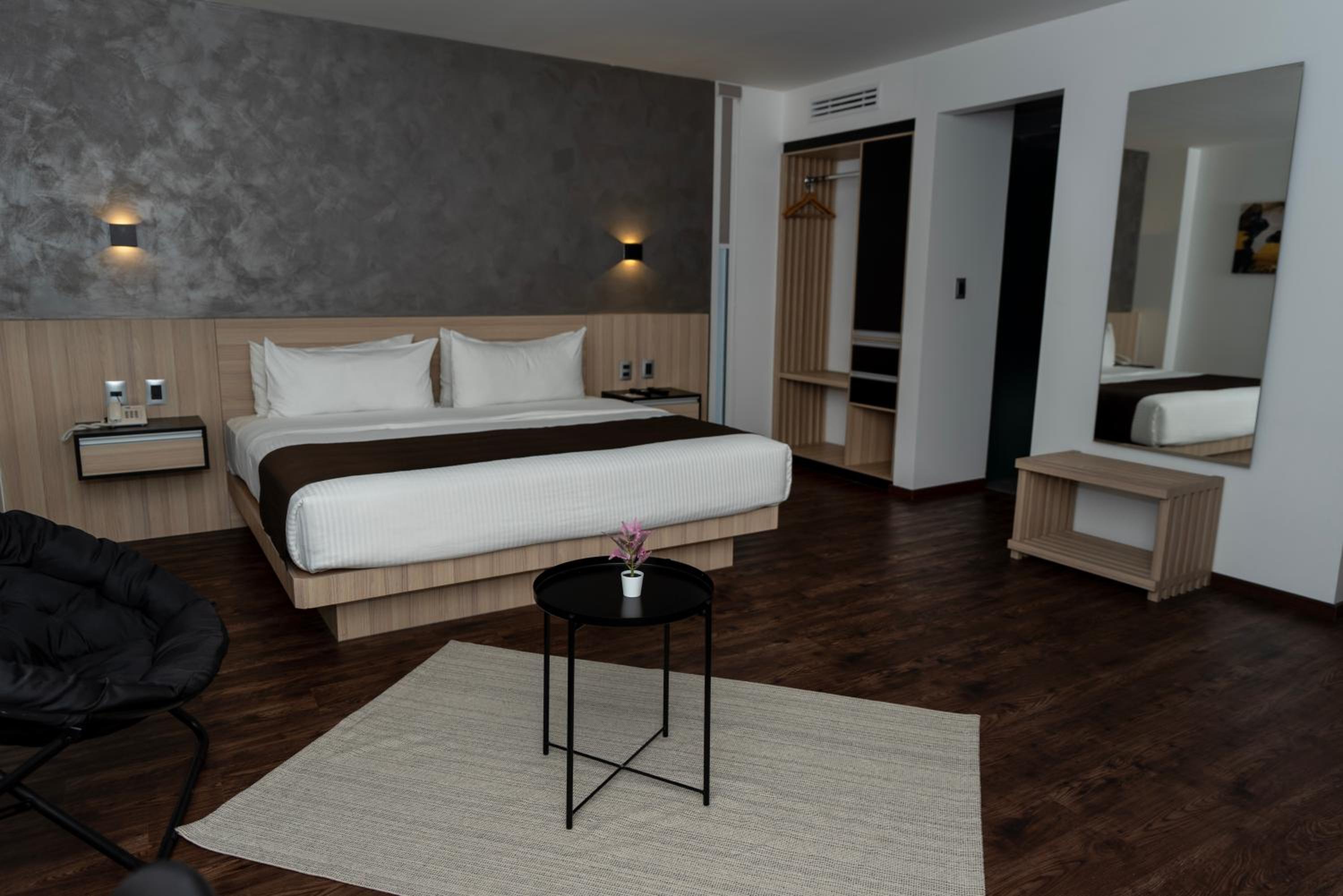 Superior King Room