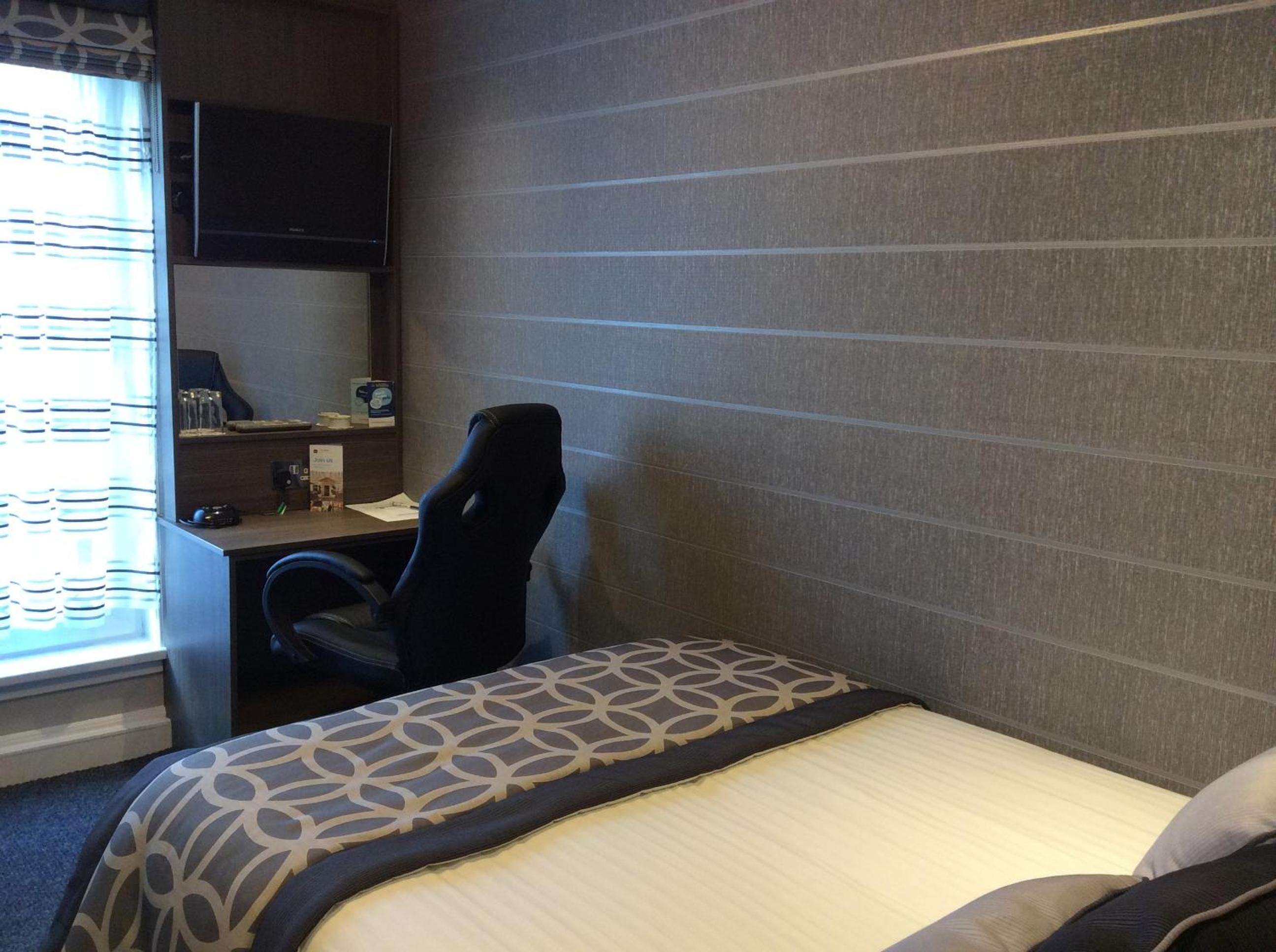 Small Double Room - Non-Smoking