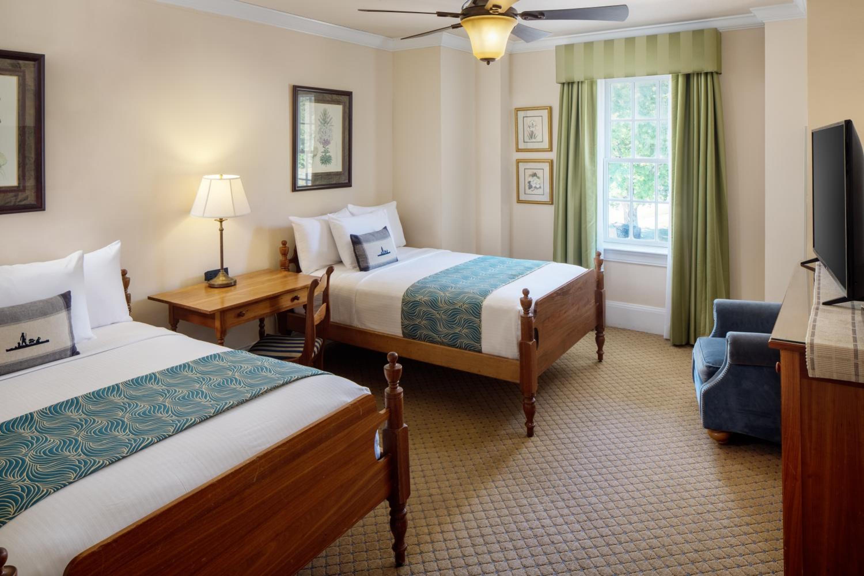 Double Room with Two Double Beds - Photo 1