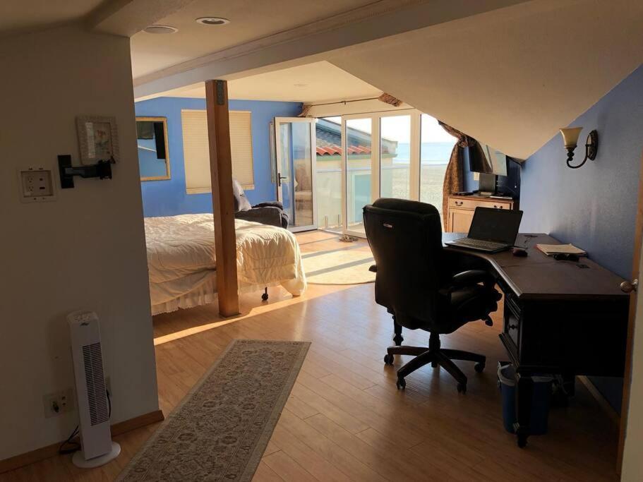 Five-Bedroom House photo 2
