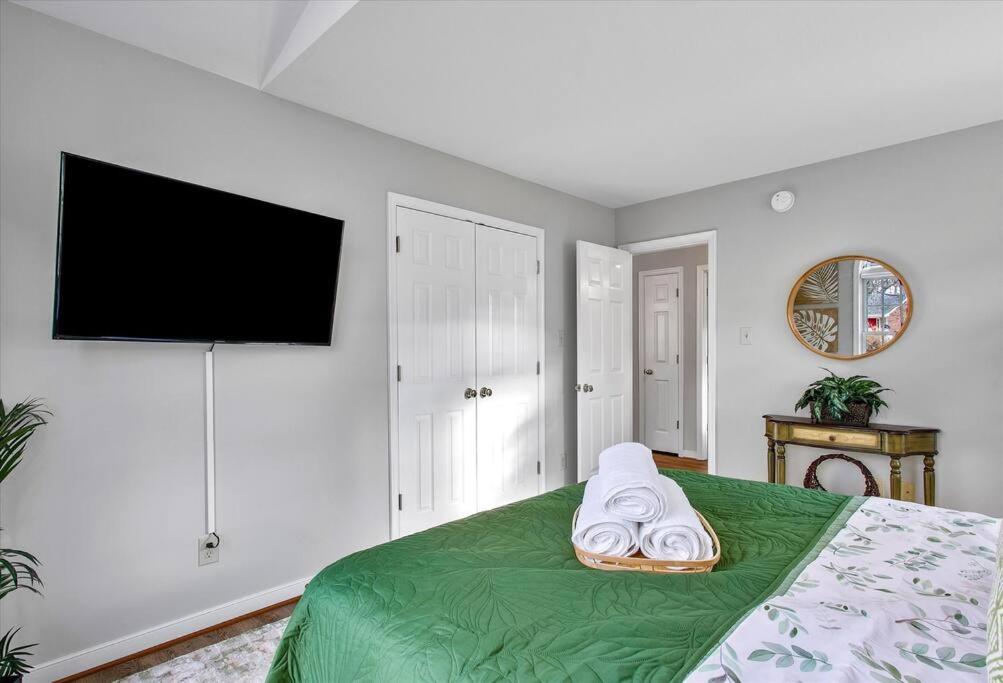 Three-Bedroom House photo 1