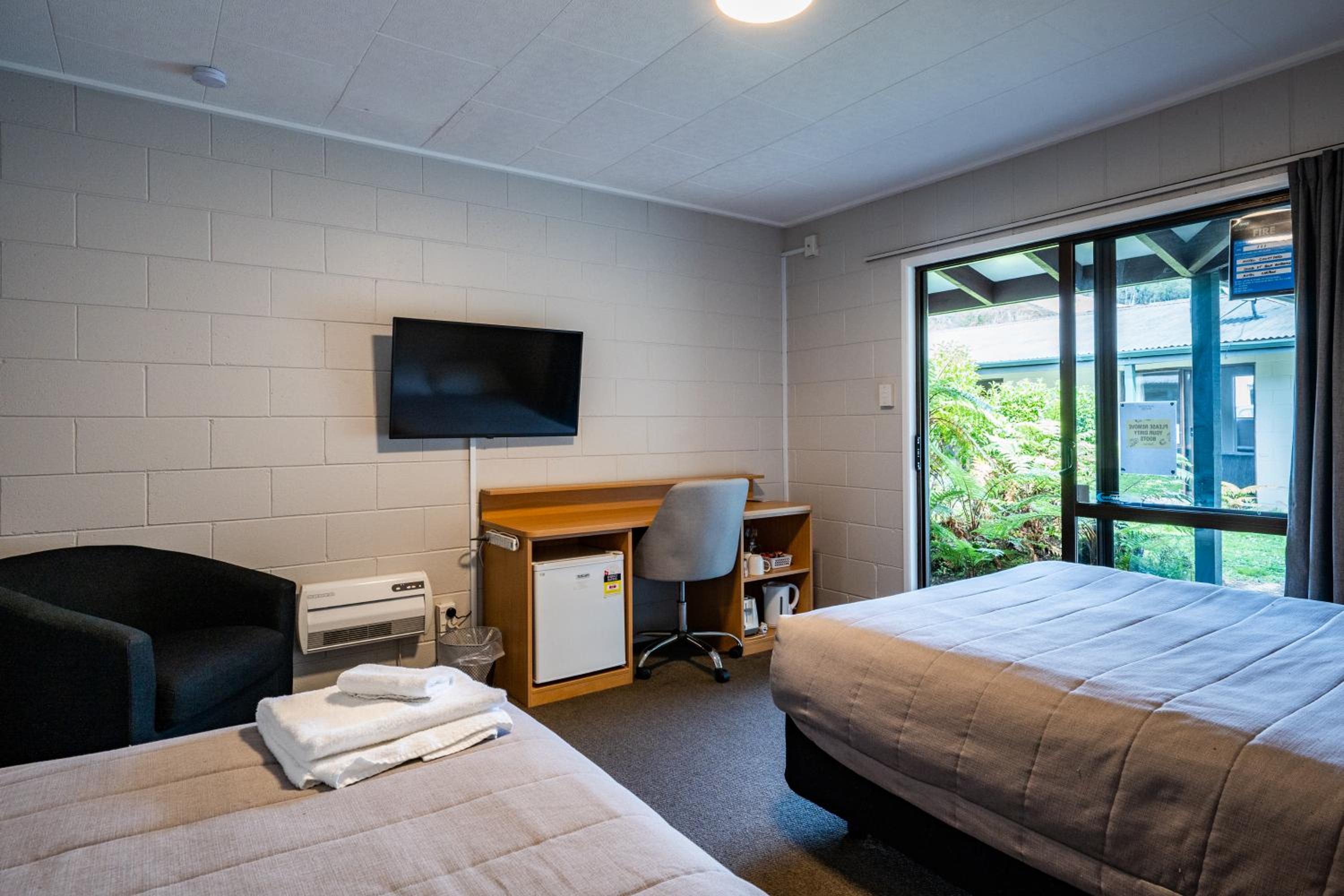 Double or Twin Room - Photo 3