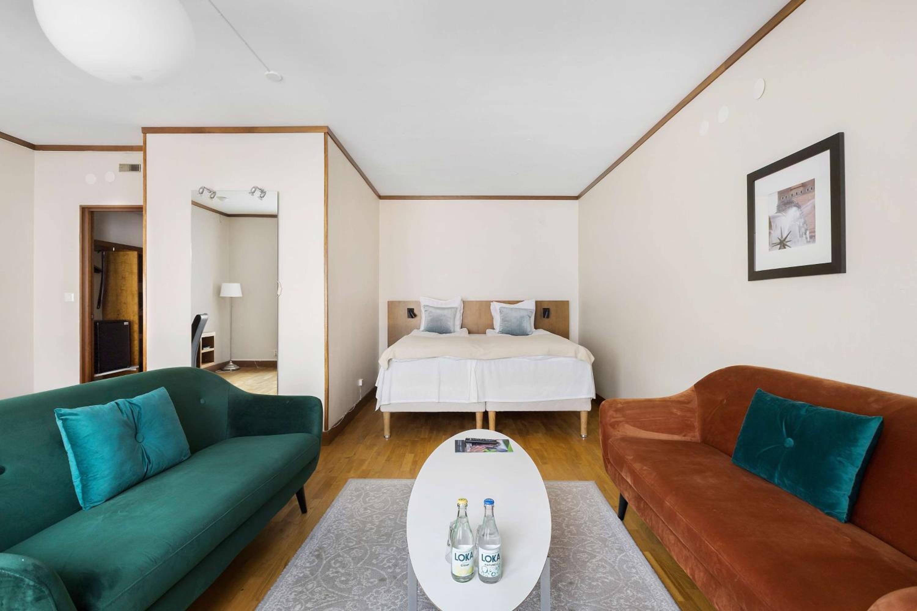 Deluxe King Room photo 3