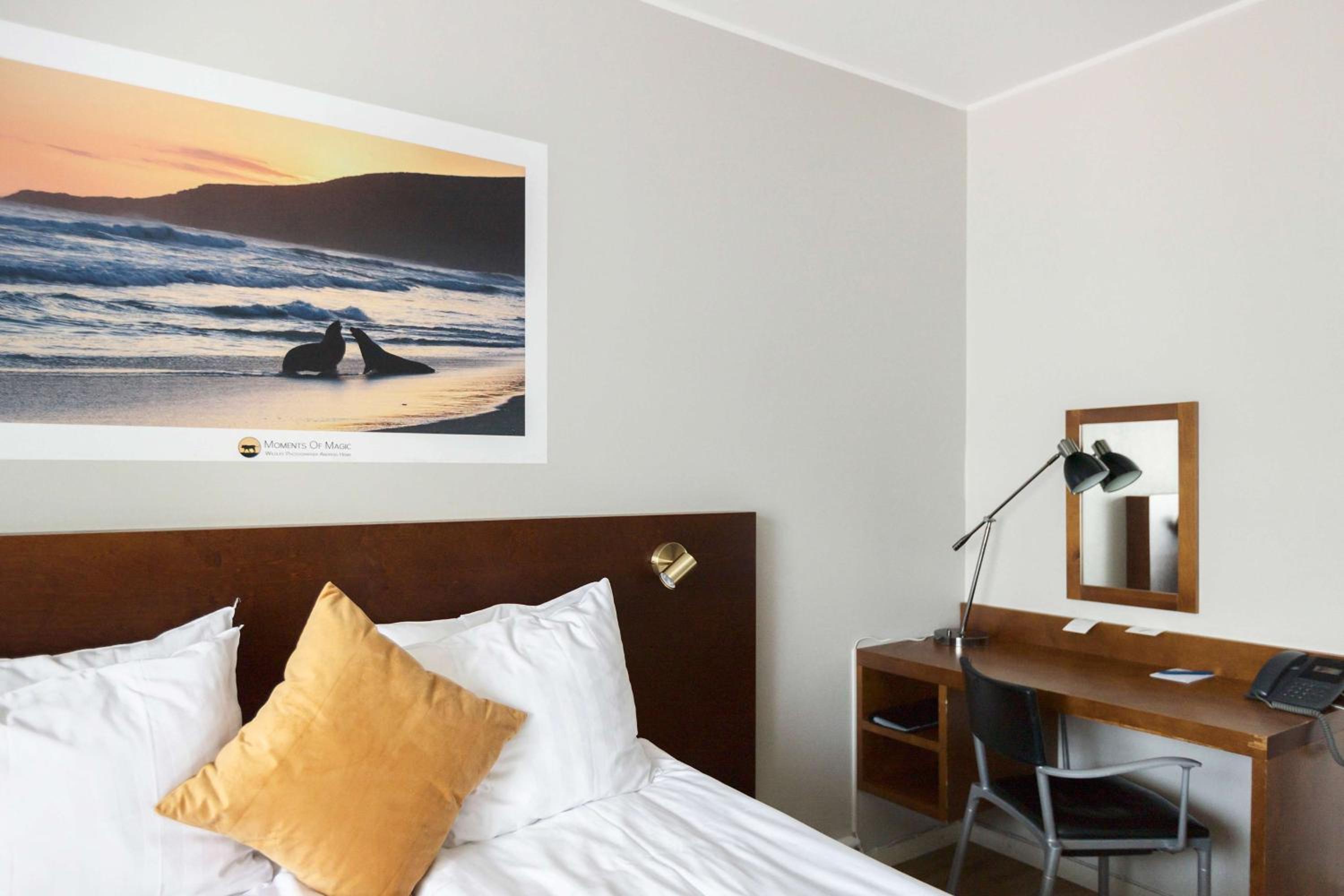 Standard Twin Room - Photo 7