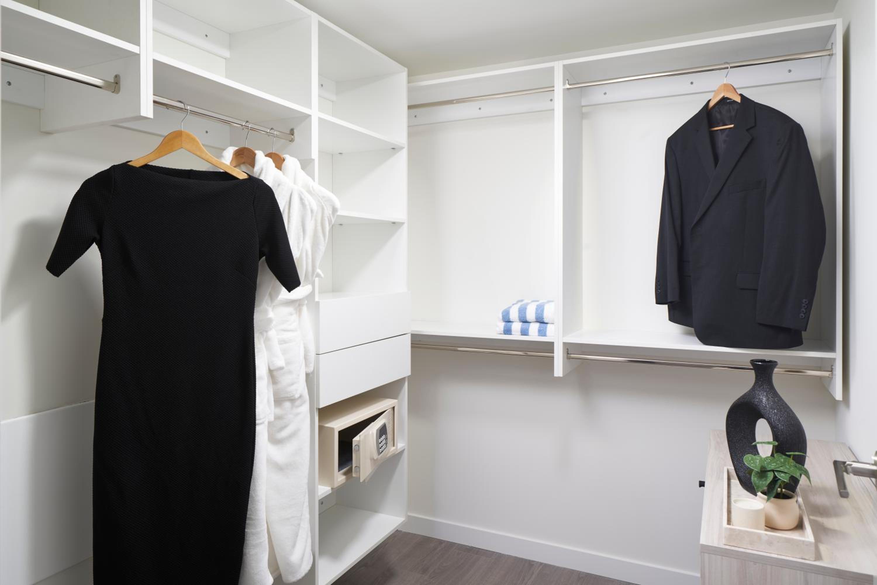 Three Bedroom Sky Suite & Office photo 1