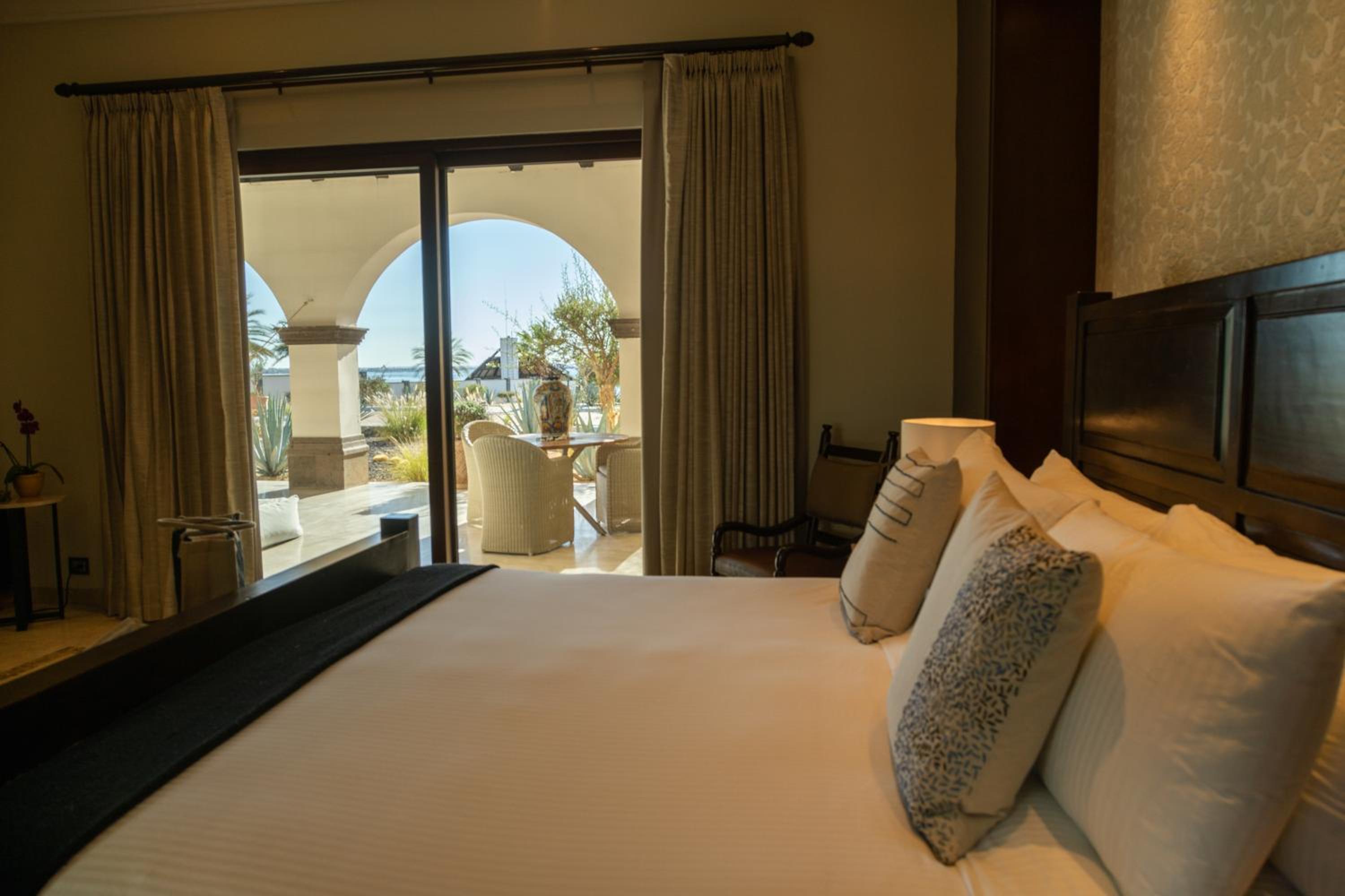 Deluxe Garden Suite King - Photo 1
