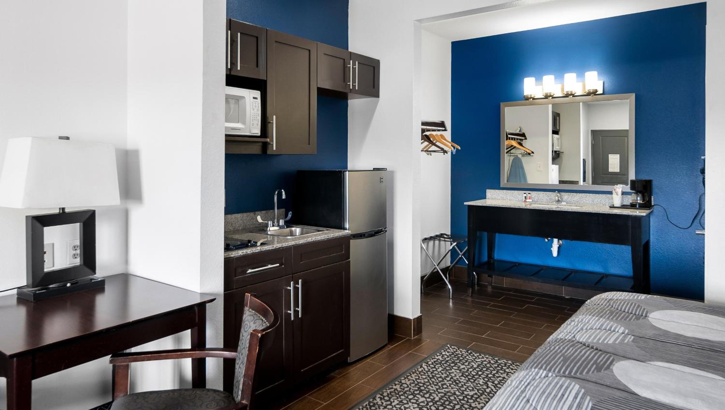 King Room with Kitchenette-Non Smoking photo 2