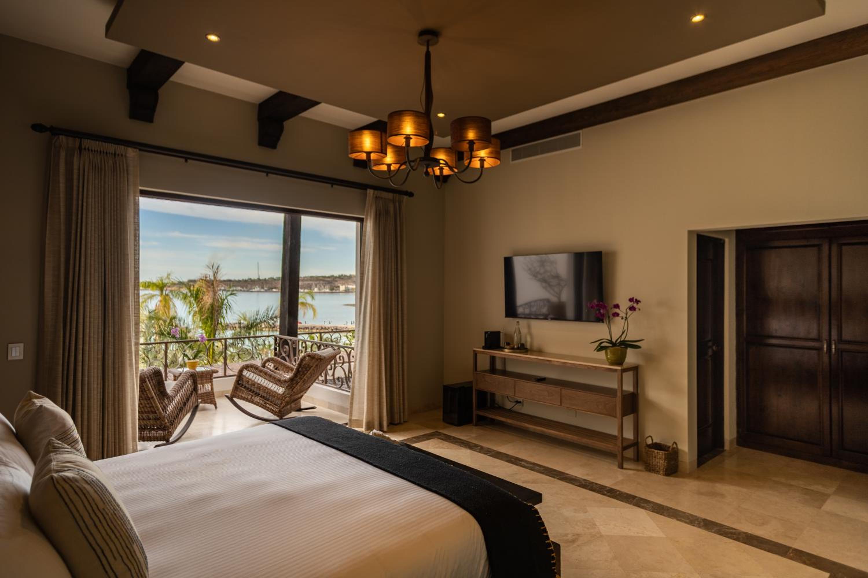 Deluxe Ocean View Suite King - Photo 4
