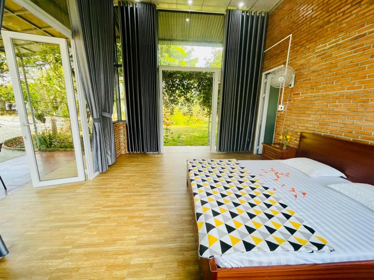 Deluxe Room - Photo 11