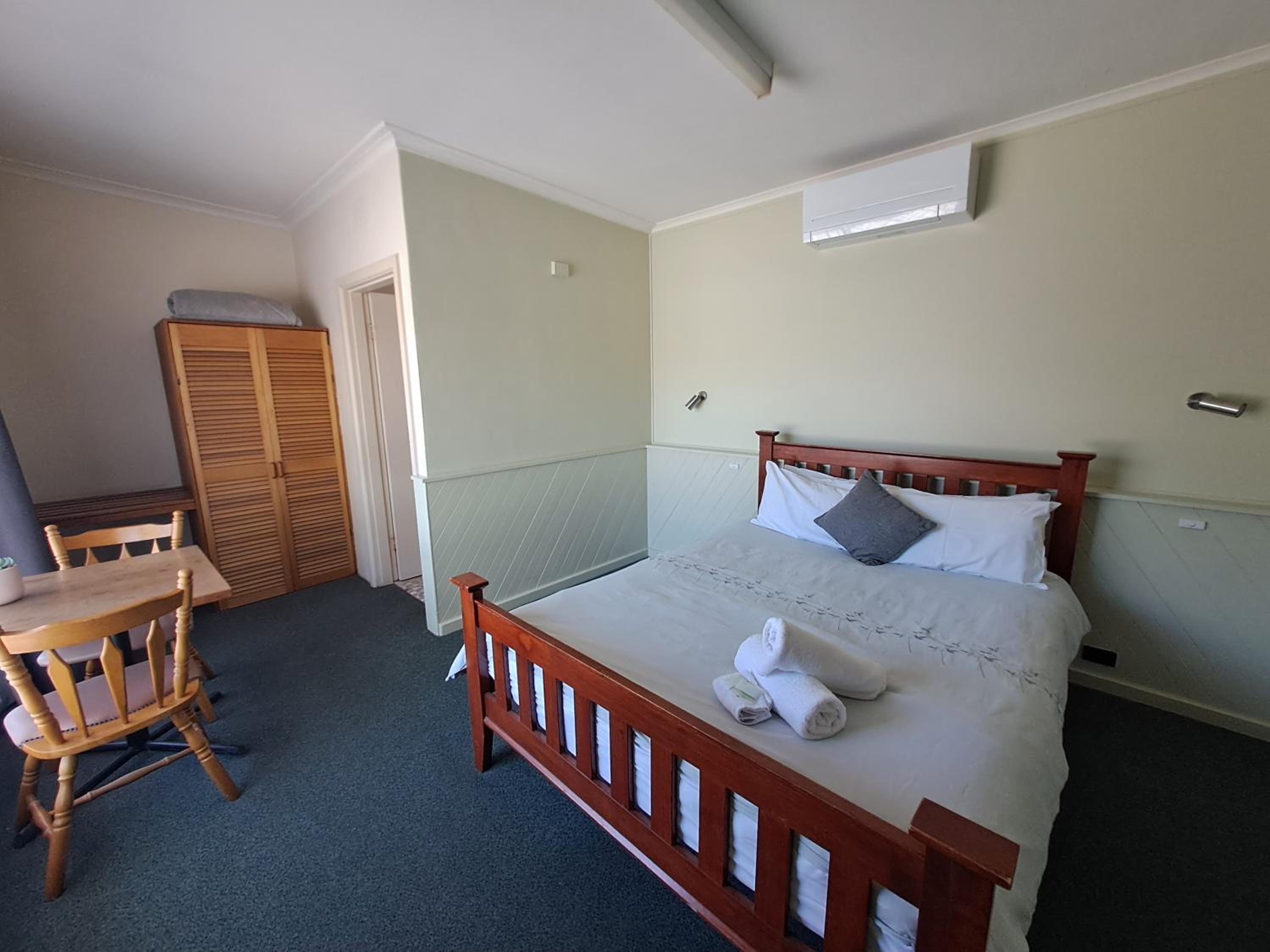 Double or Twin Room - Photo 10