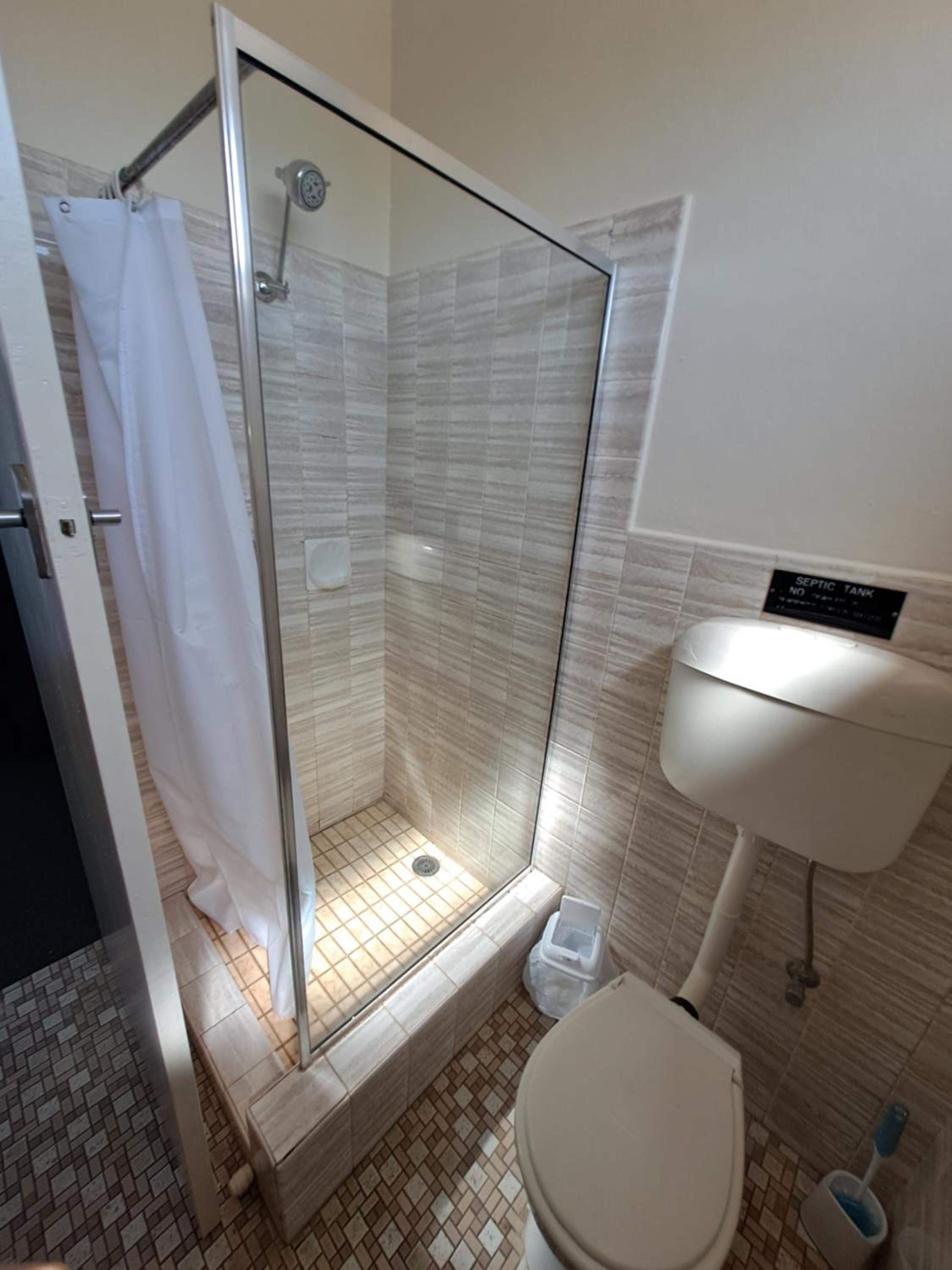 Double or Twin Room - Photo 14