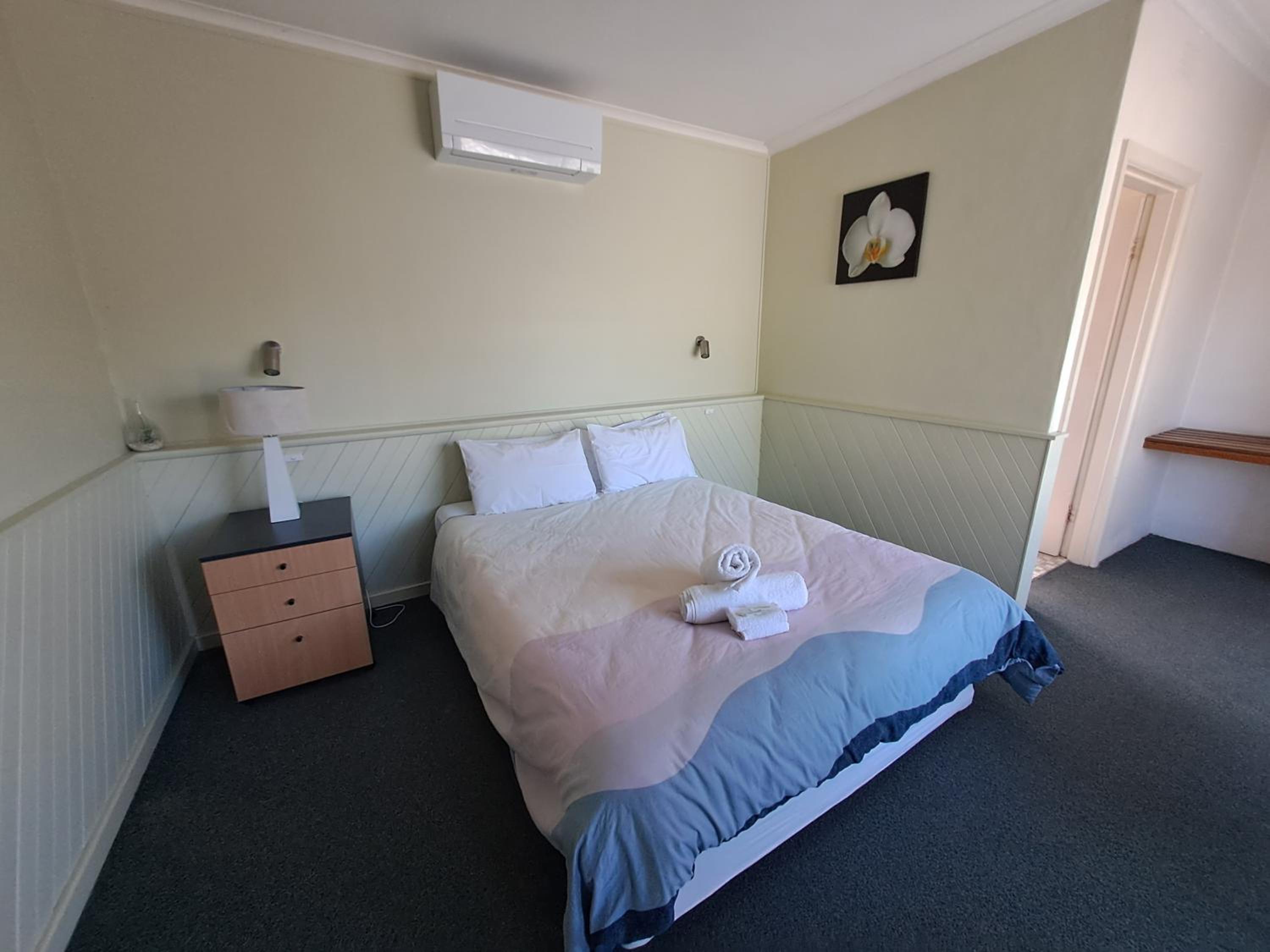 Queen Room - Photo 4
