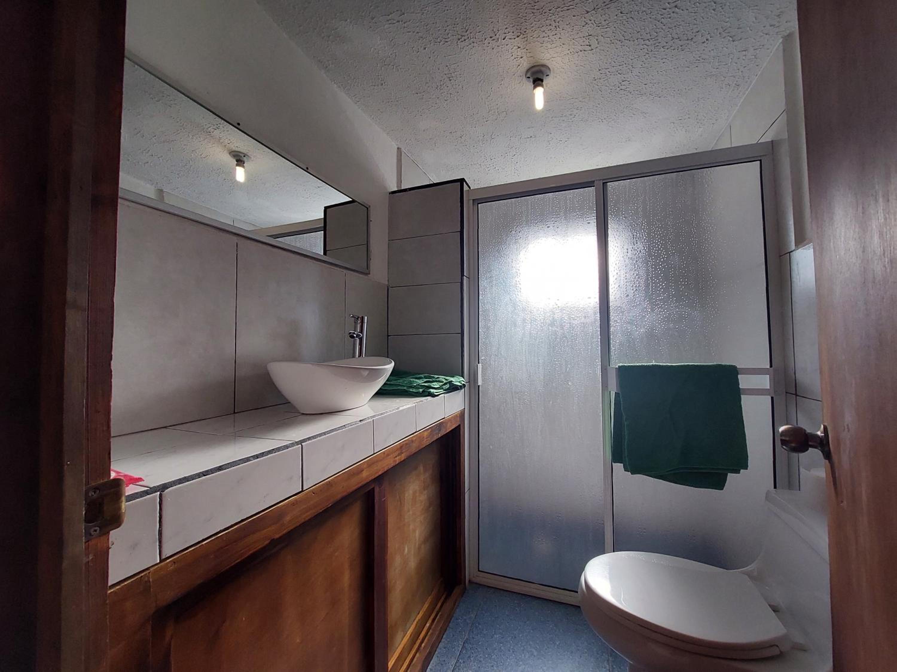 Twin Room with Bathroom - Photo 8