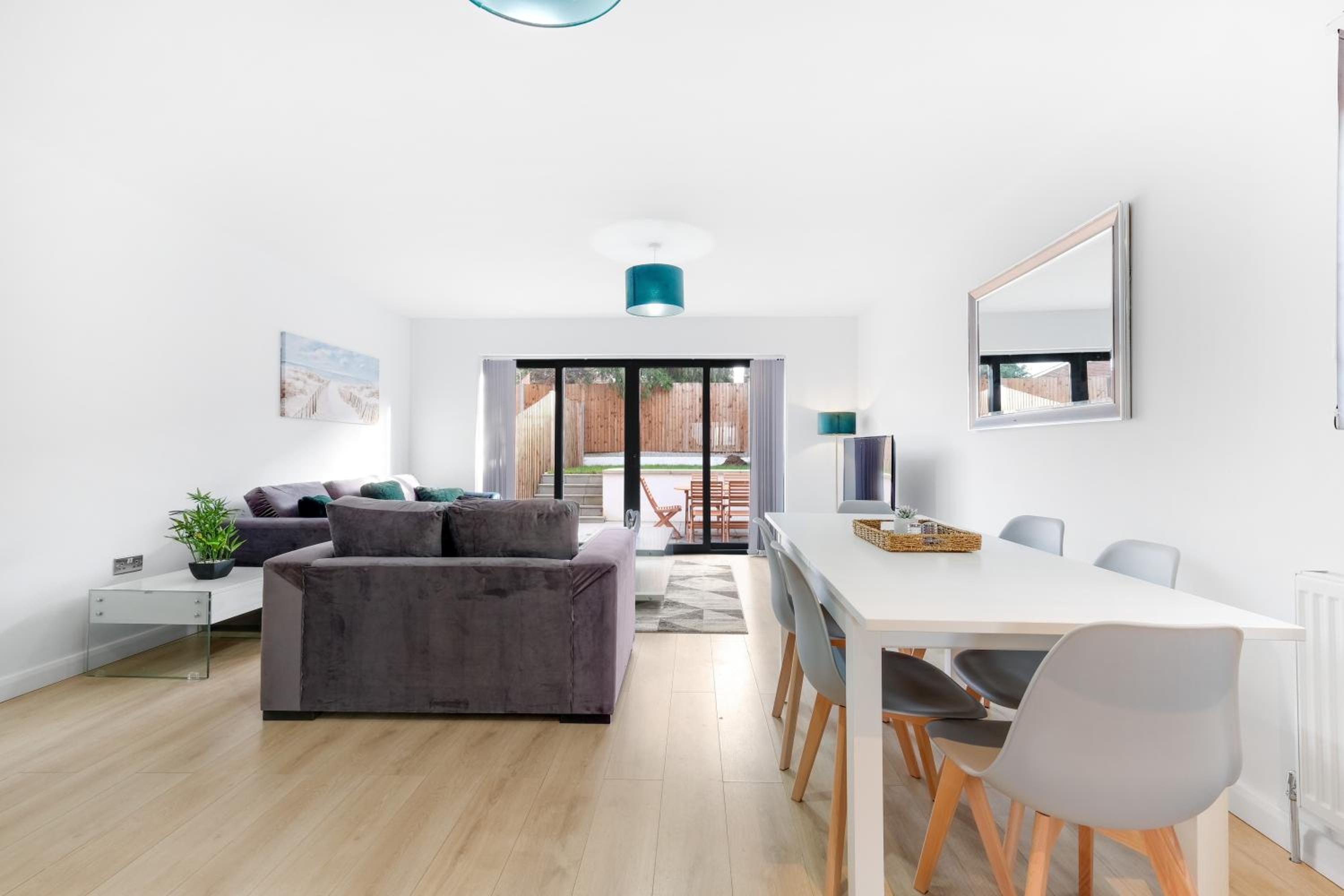 Four-Bedroom House photo 1