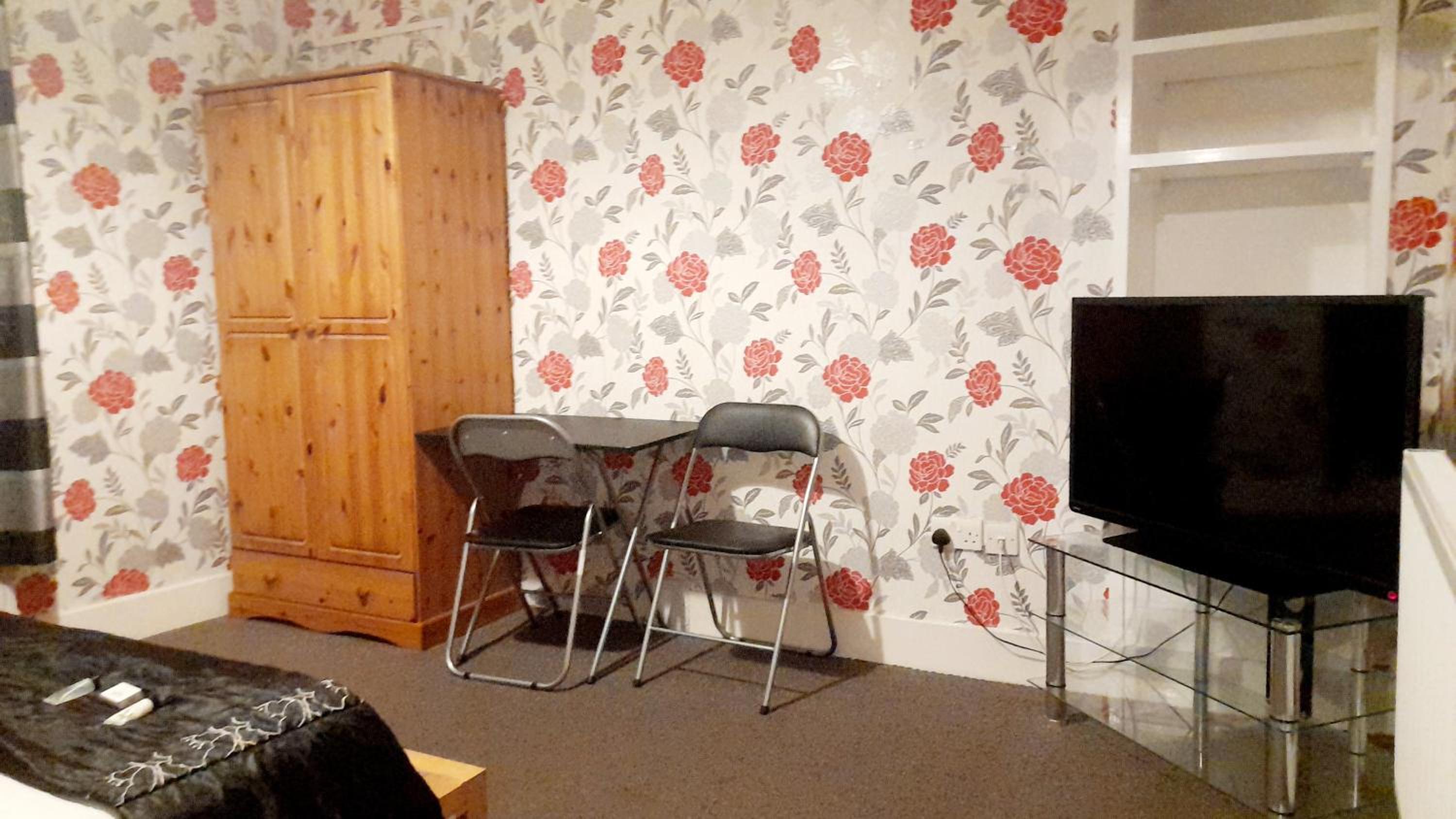 Double Room - Photo 8