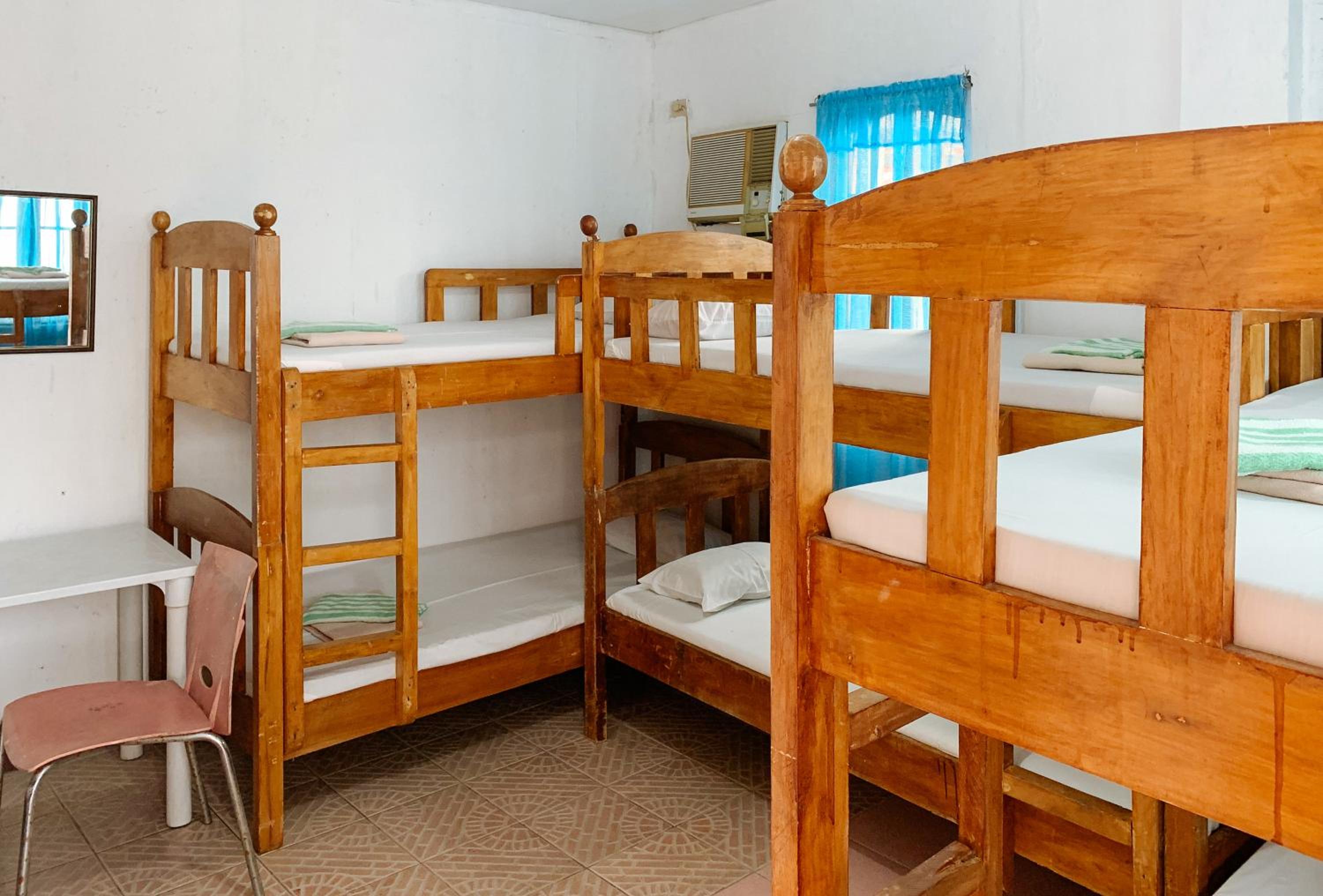 6-Bed Mixed Dormitory Room photo 1