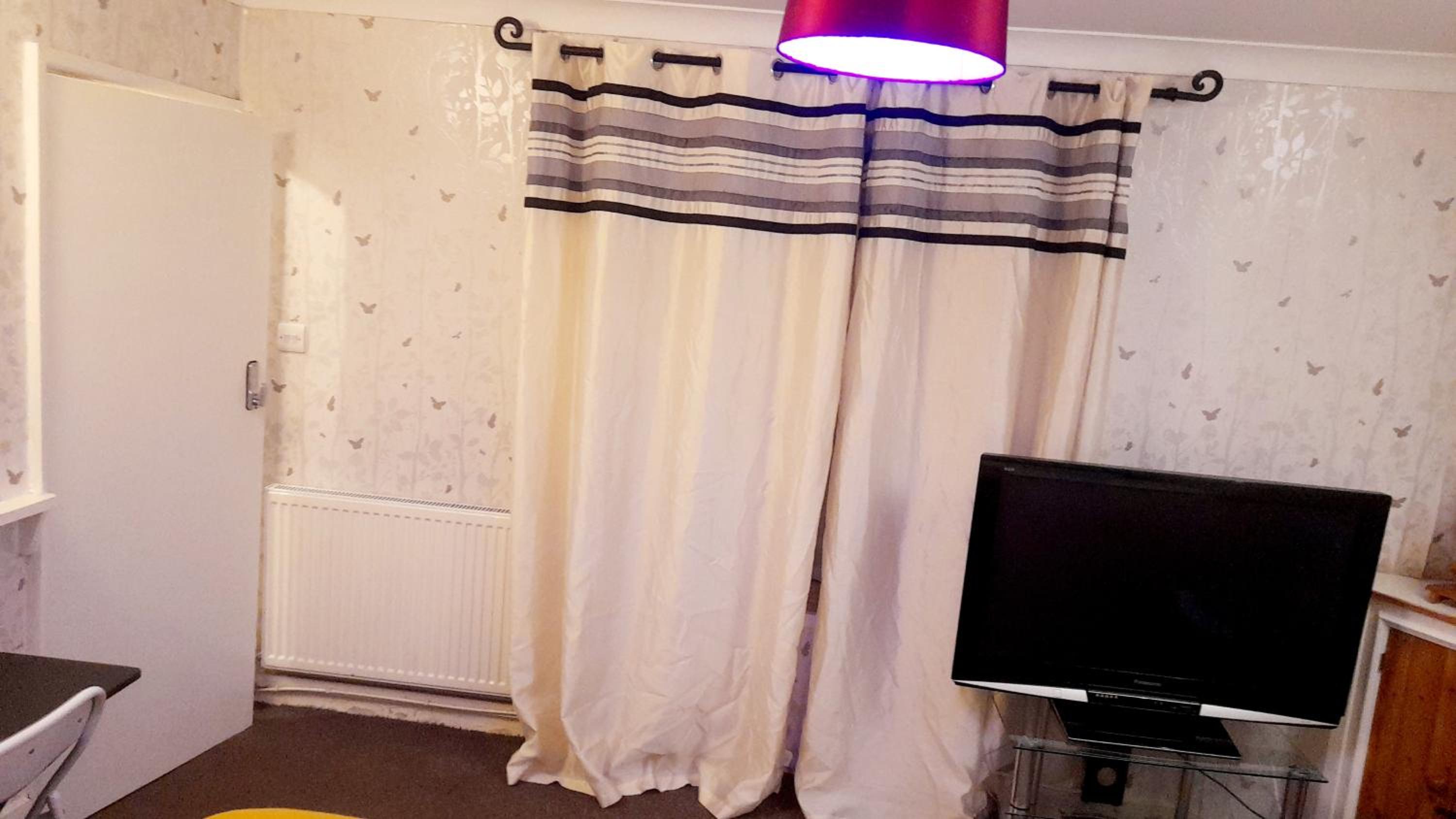 Twin Room - Photo 3