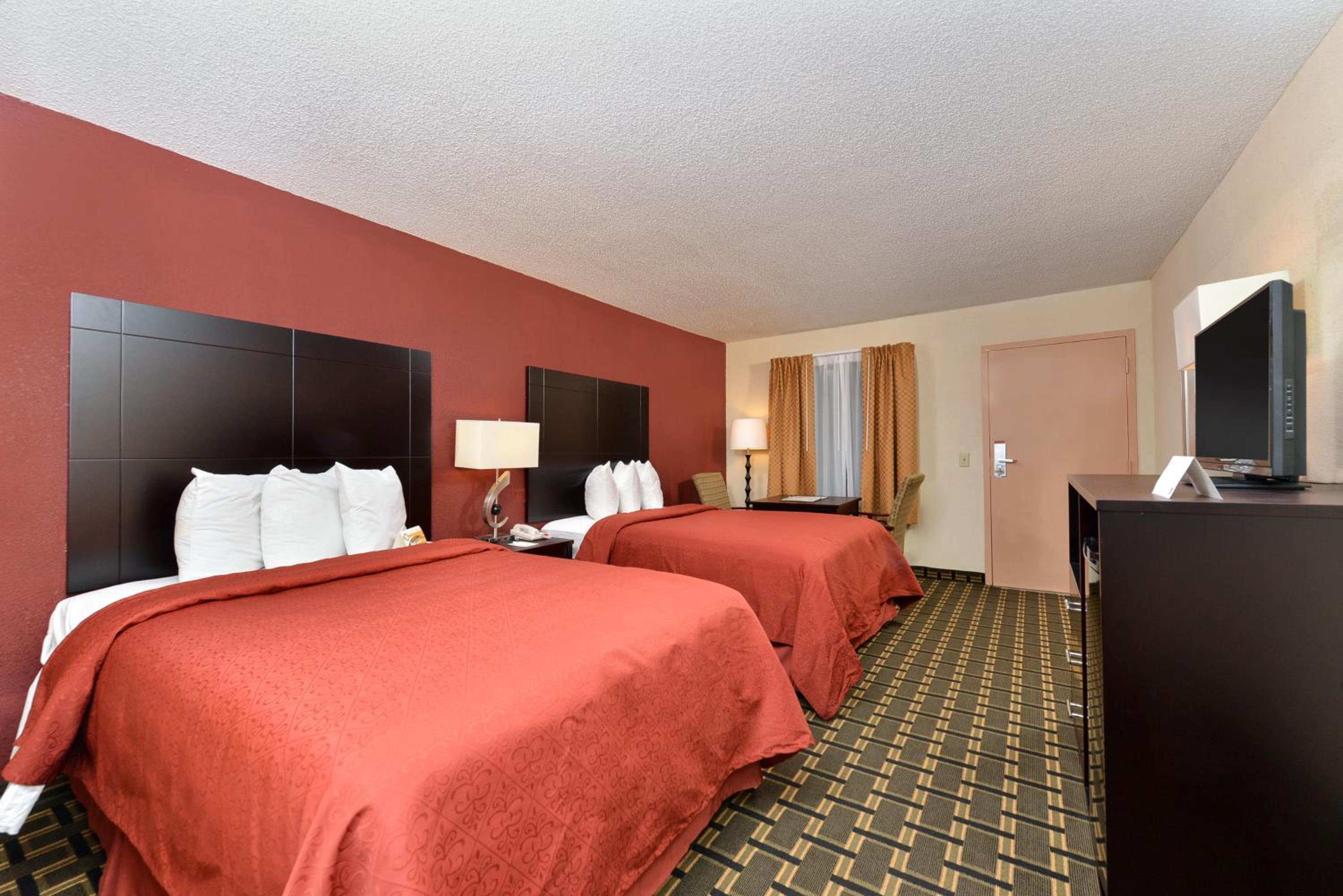 Double Room with Two Double Beds - Non-Smoking - Photo 4