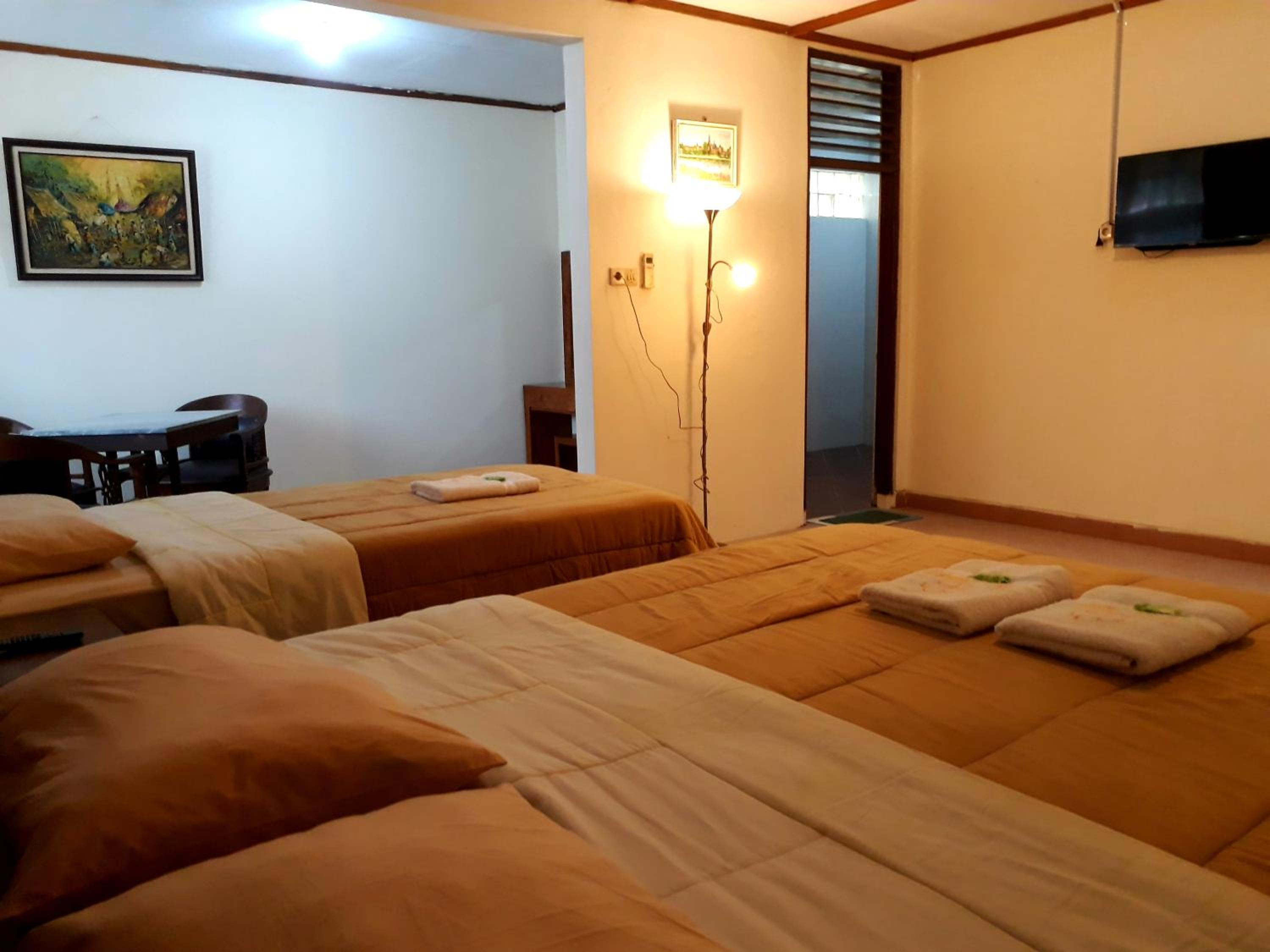 Triple Room with Private Bathroom photo 2