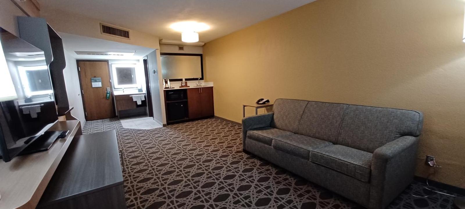 Suite with Two Queen Beds - Photo 2