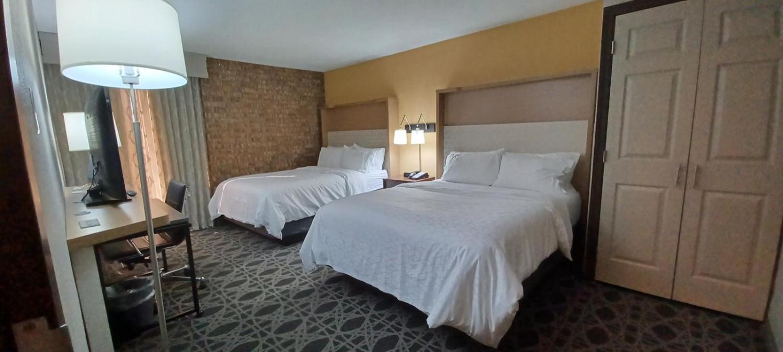 Suite with Two Queen Beds - Photo 1