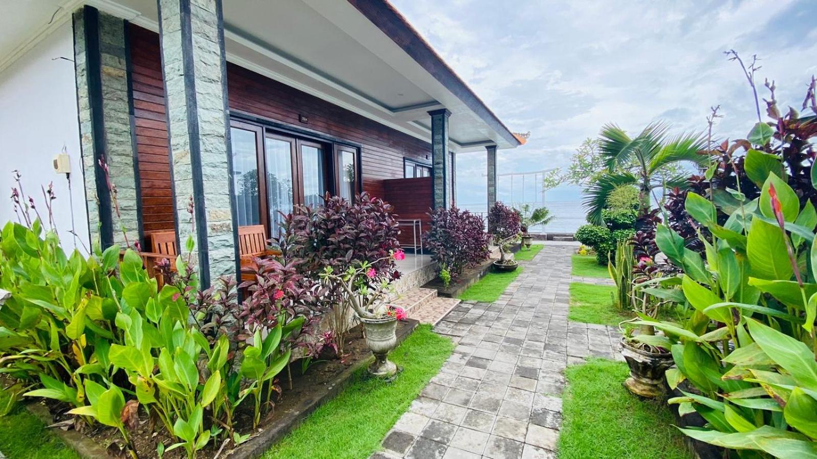 Double Room with Pool View - Photo 12