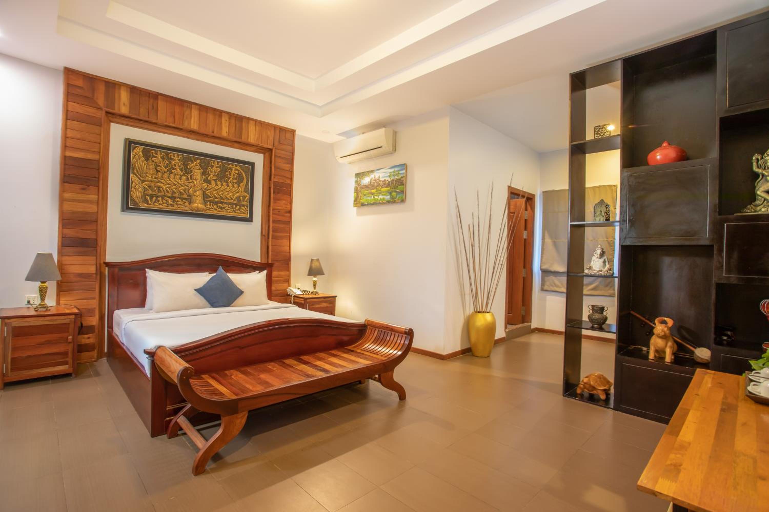 King Suite - Photo 1