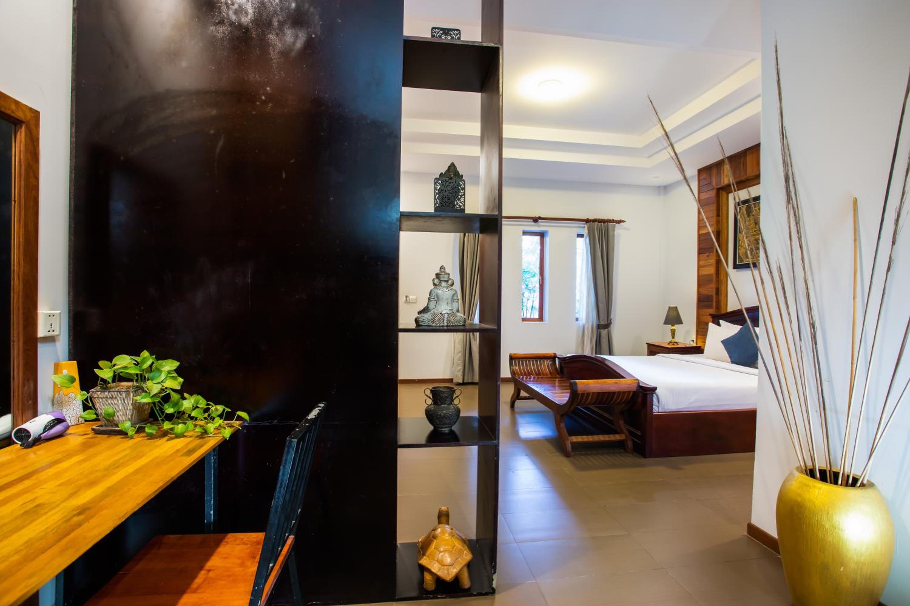 King Suite - Photo 11
