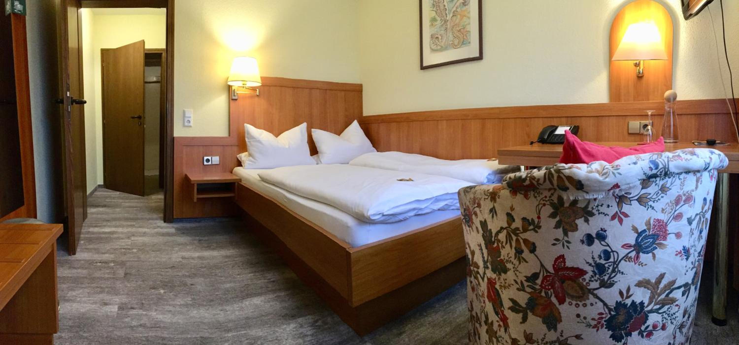 Economy Double Room With French Bed - Photo 1