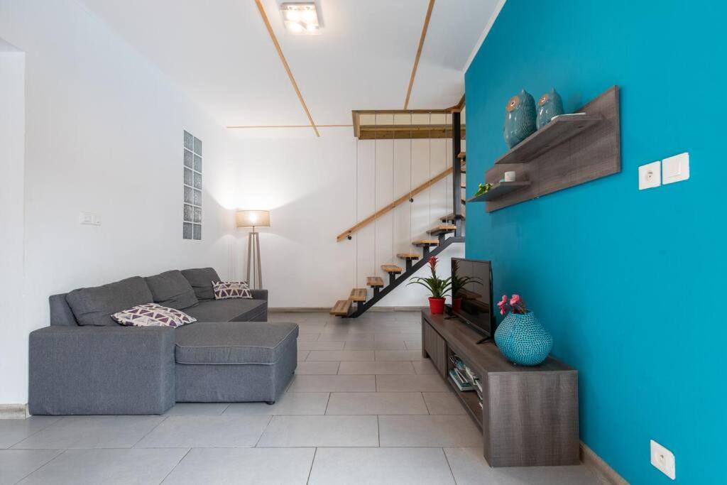 Three-Bedroom House photo 2