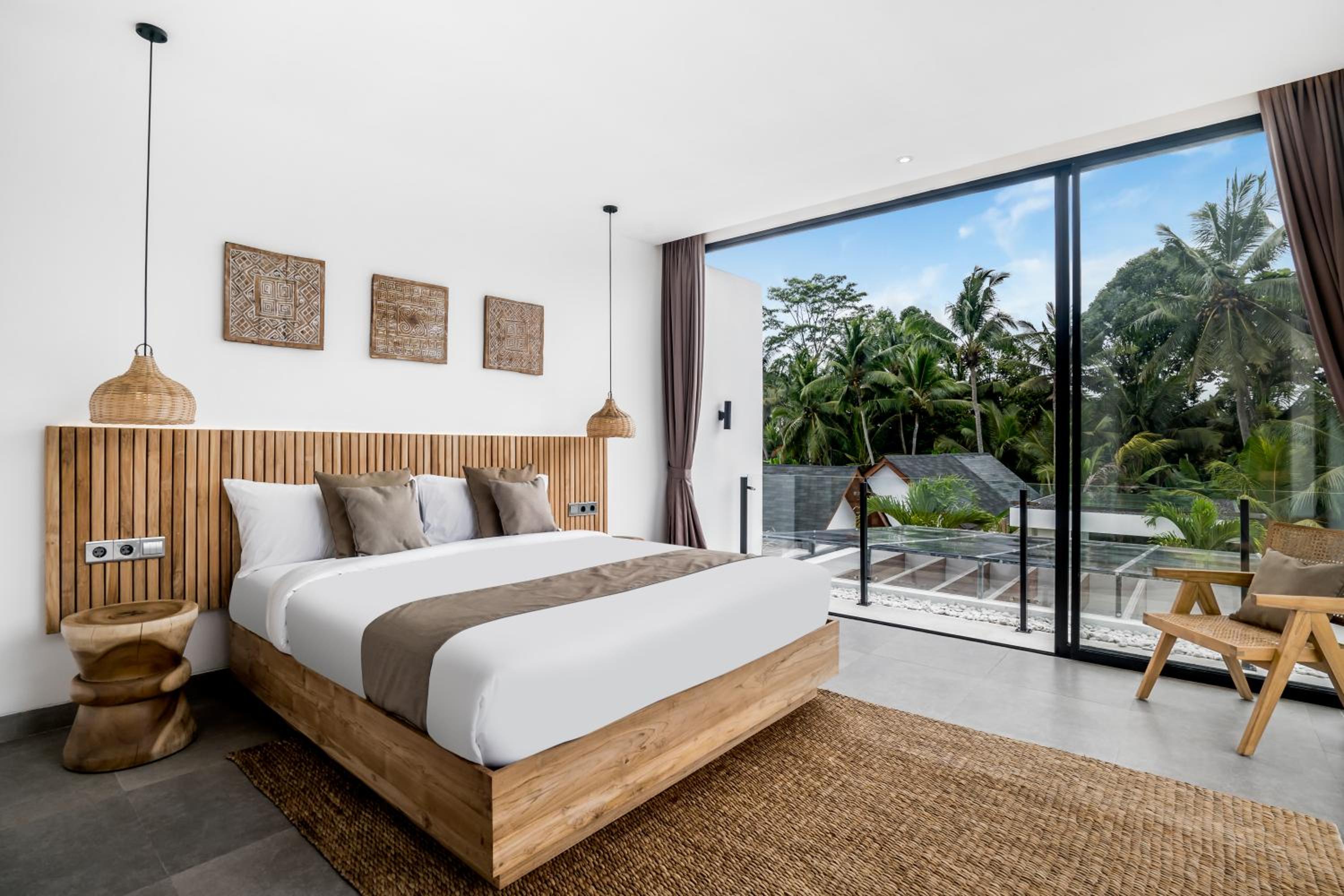 Villa - Photo 1