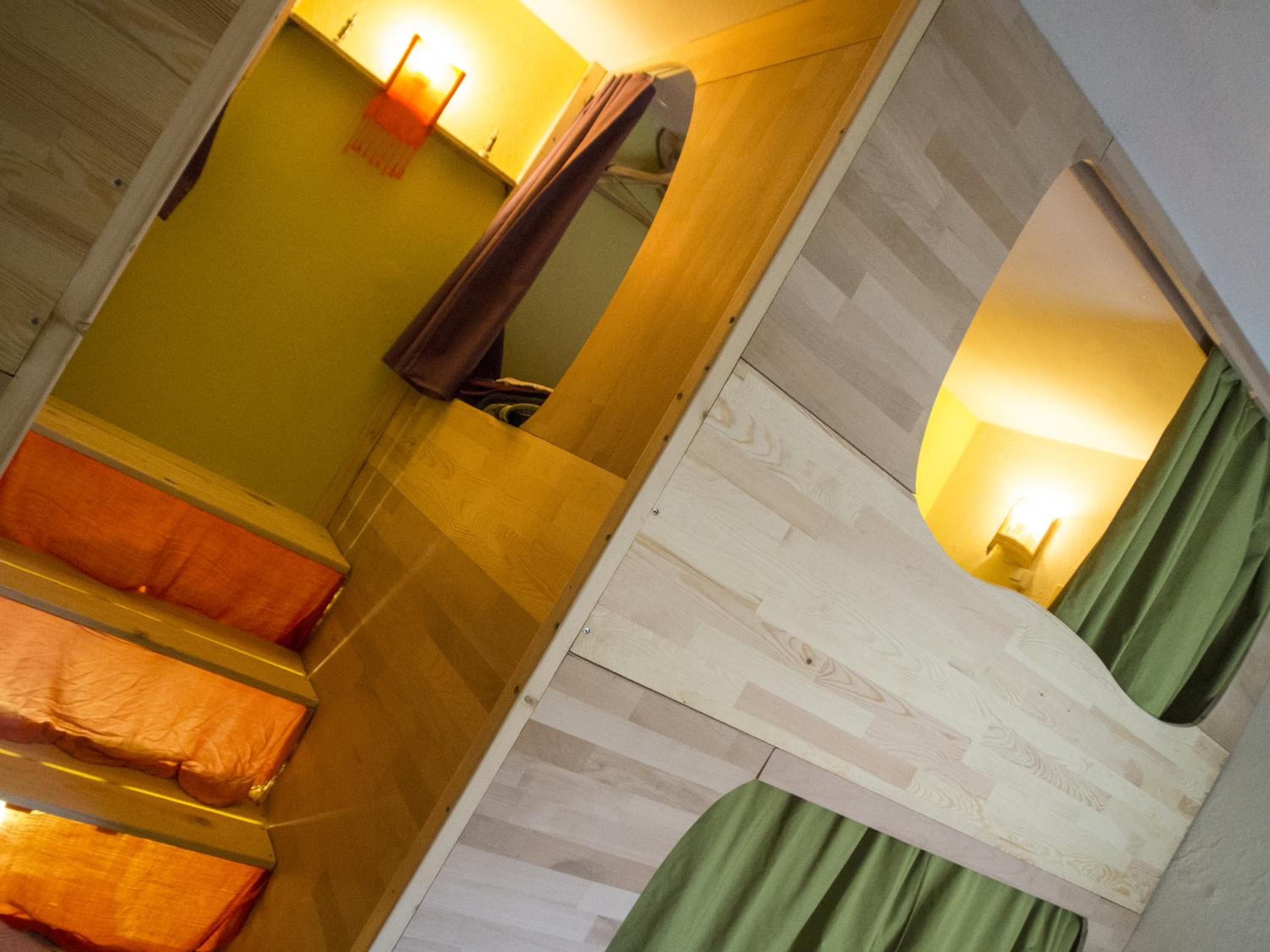 Capsule Bed in 4-Bed Mixed Dormitory Room photo 2