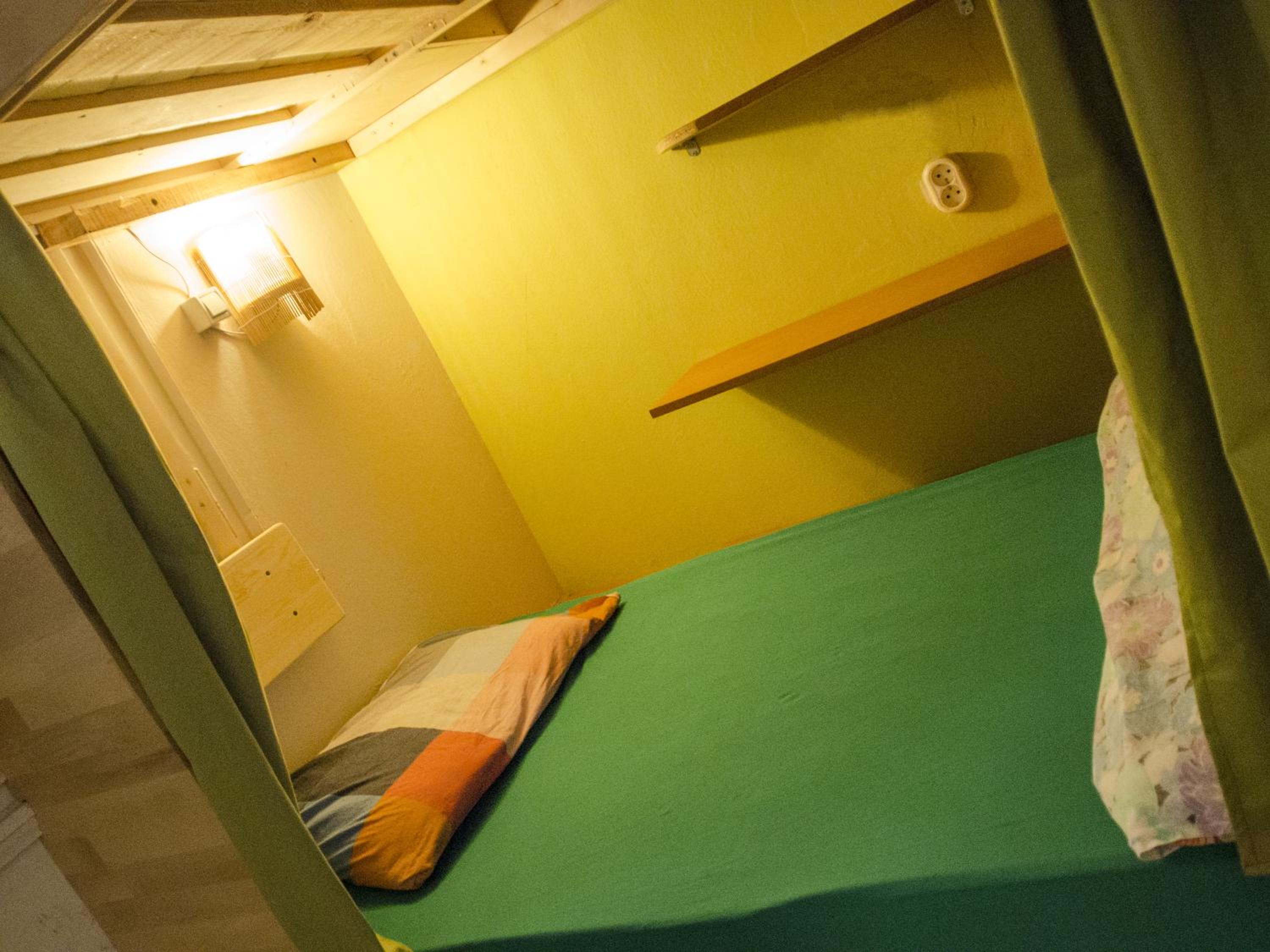 Capsule Bed in 4-Bed Mixed Dormitory Room photo 3
