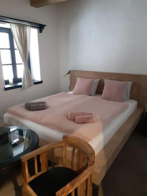 Six-Bedroom House photo 1