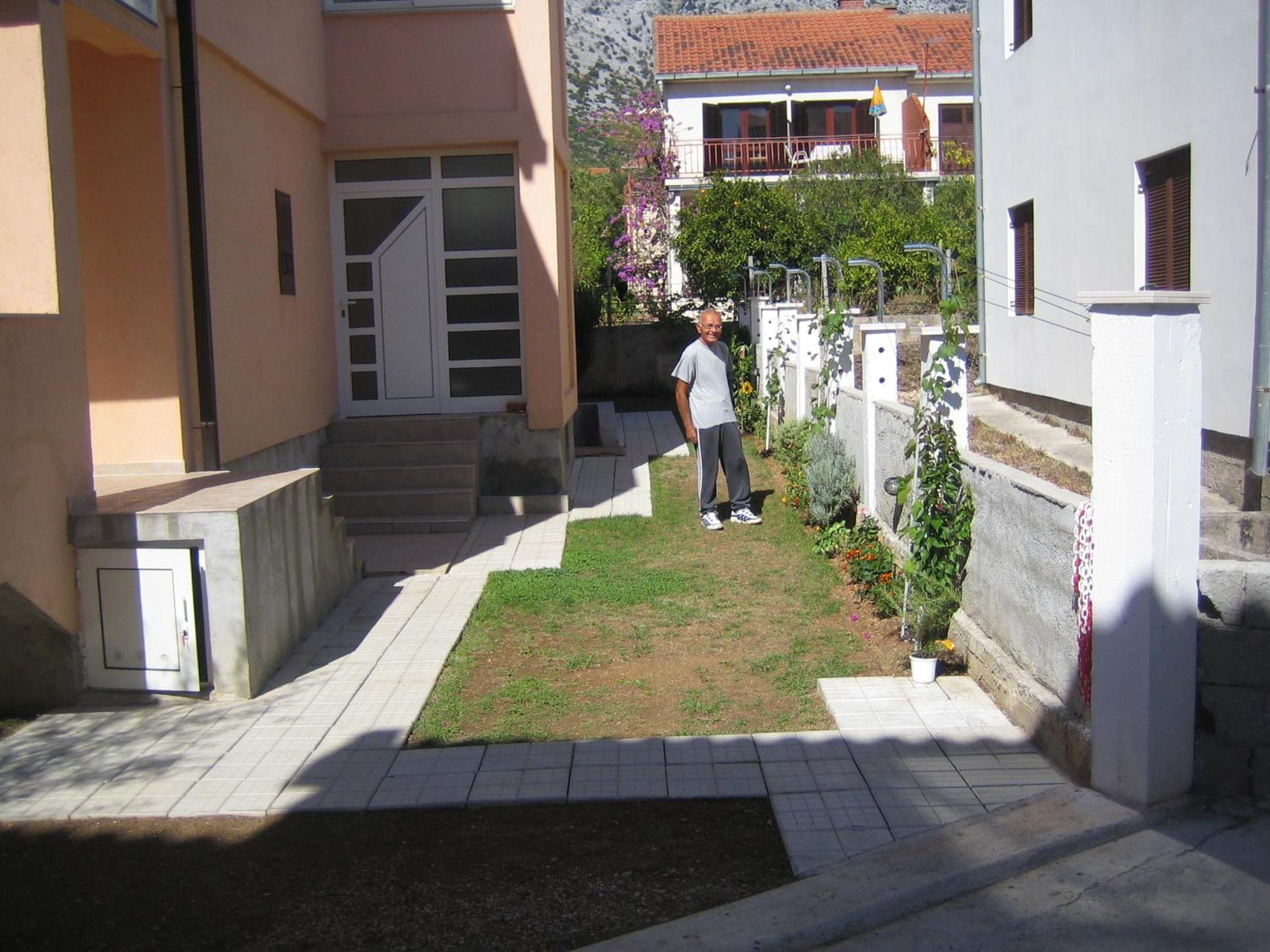 Studio with Balcony - Photo 22