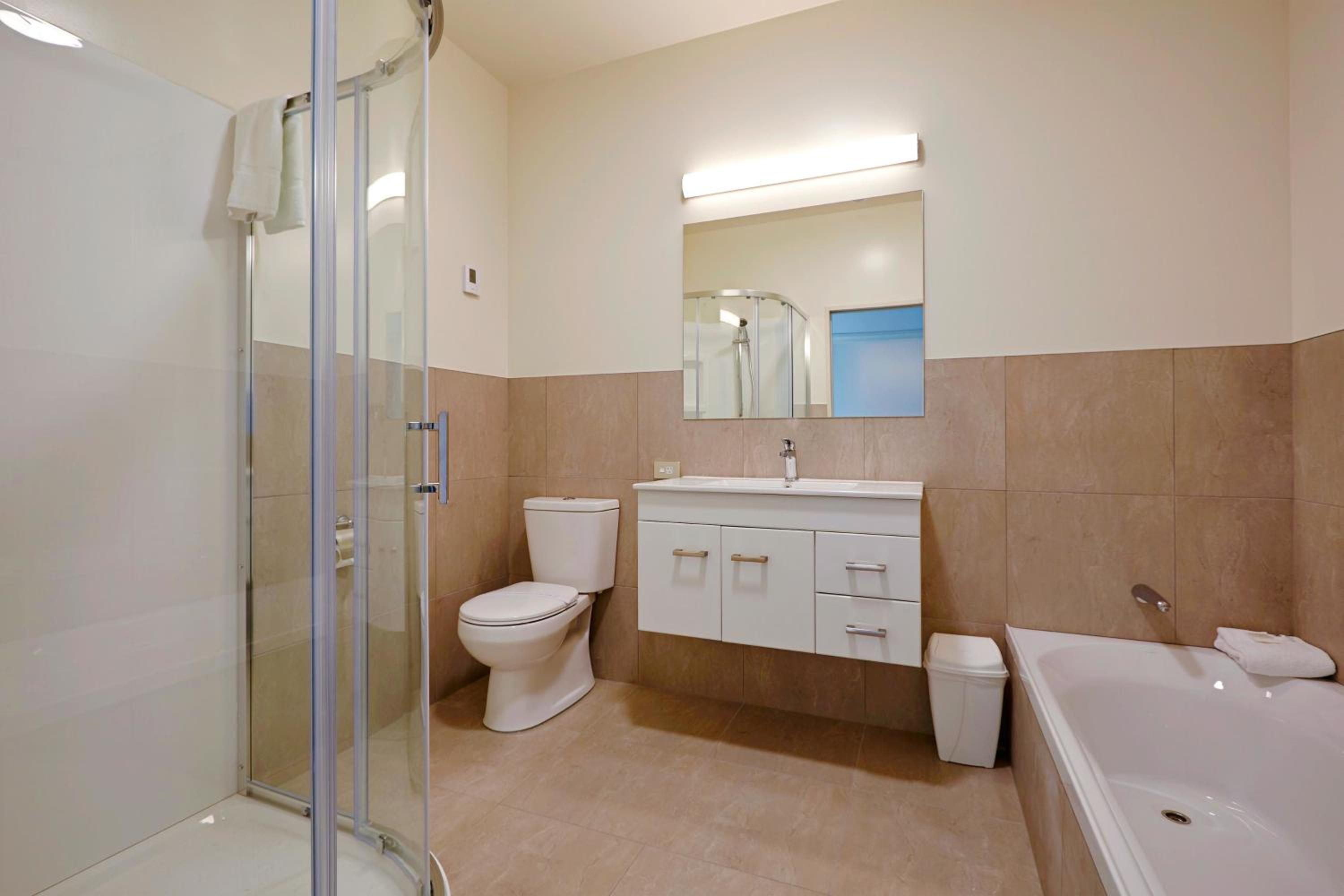 Superior King Suite photo 1