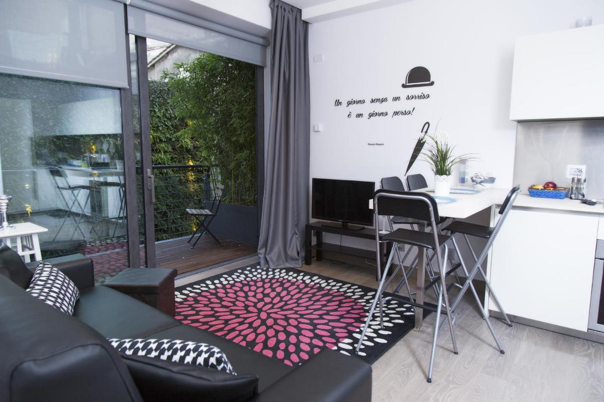 Apartment with Terrace photo 2