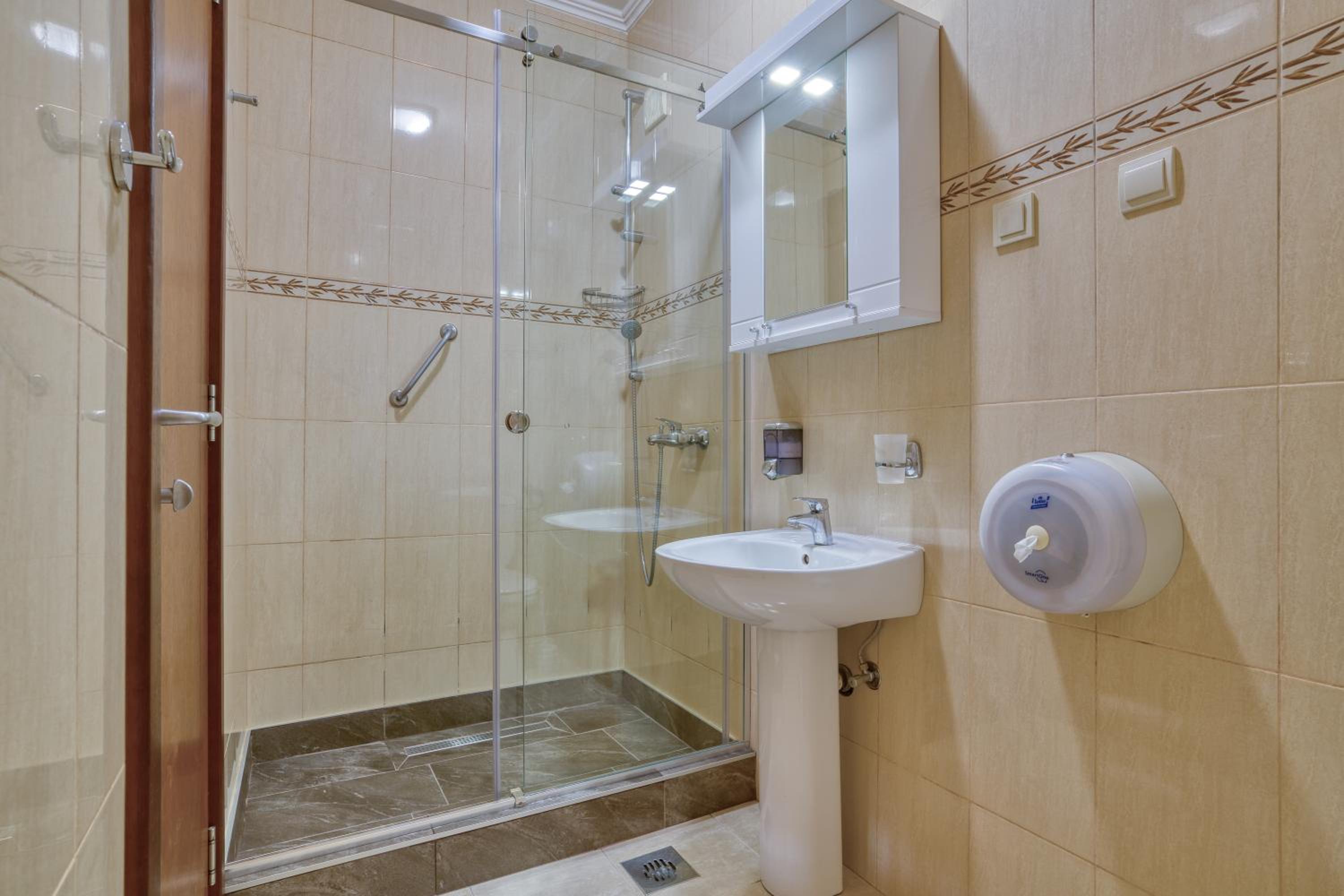 Deluxe One-Bedroom Apartment with Sea View - Photo 18