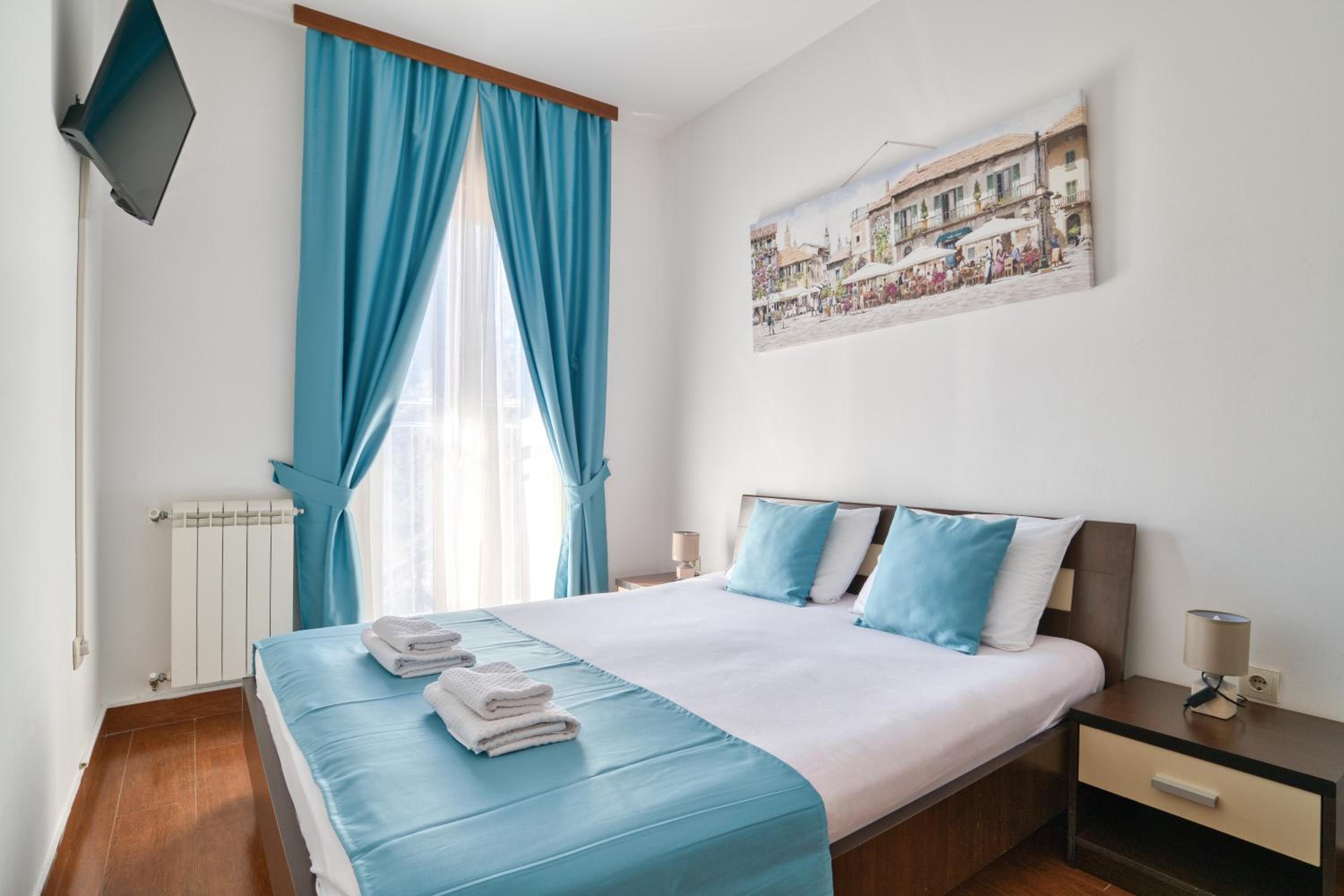 Deluxe One-Bedroom Apartment with Sea View - Photo 11
