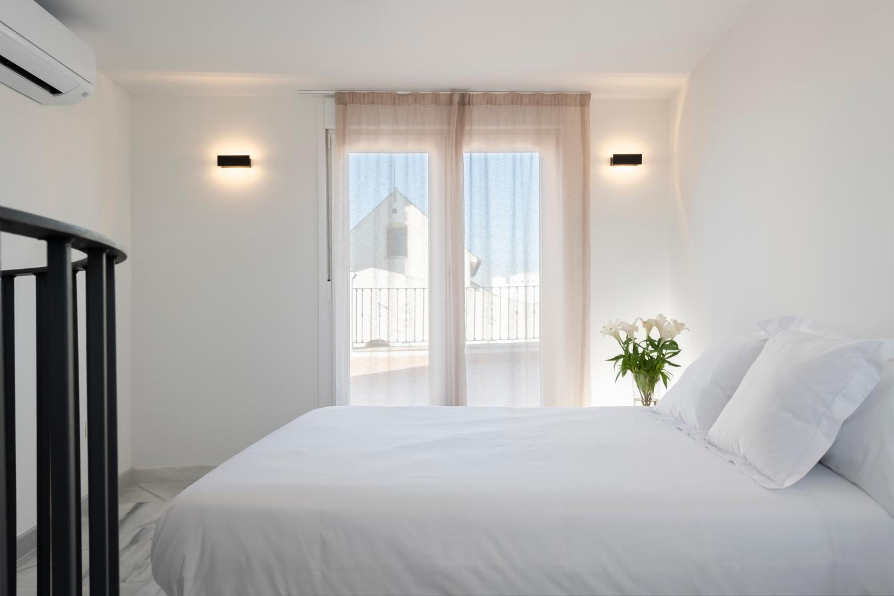 Apartamento de tres habitaciones con terraza privada