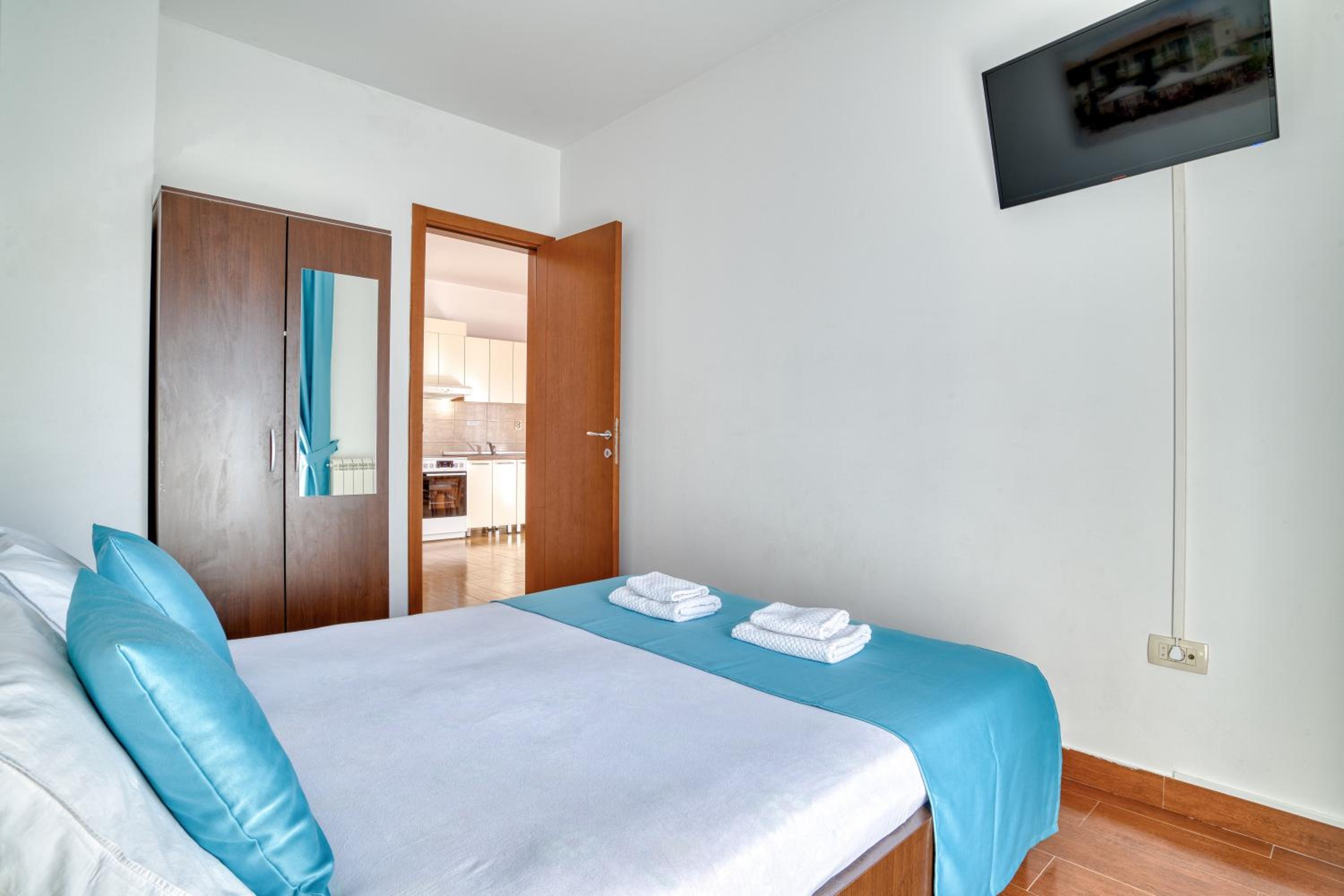 Deluxe One-Bedroom Apartment with Sea View - Photo 10