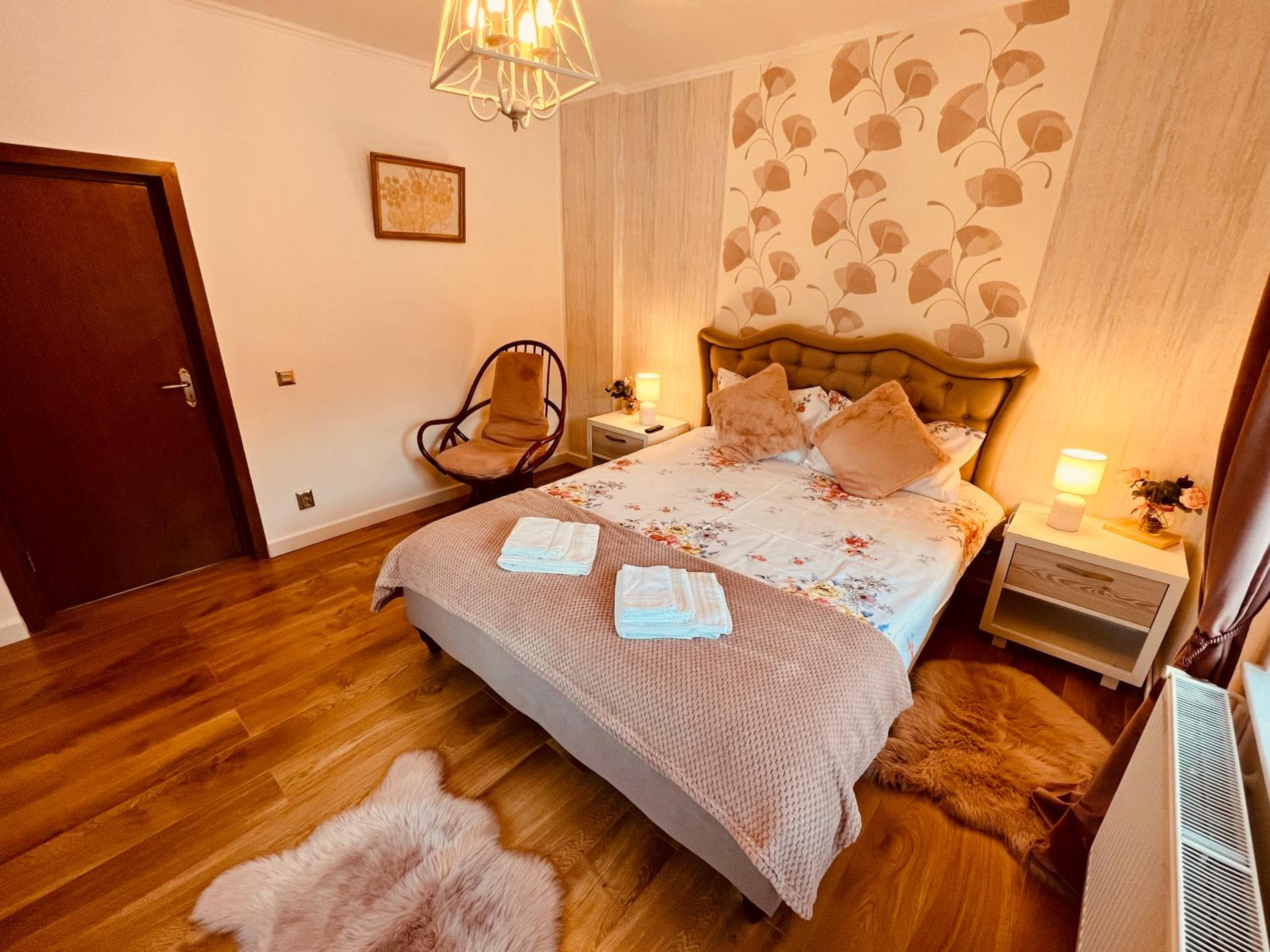 Four-Bedroom House photo 1