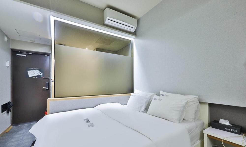 Standard Double Room - Photo 2