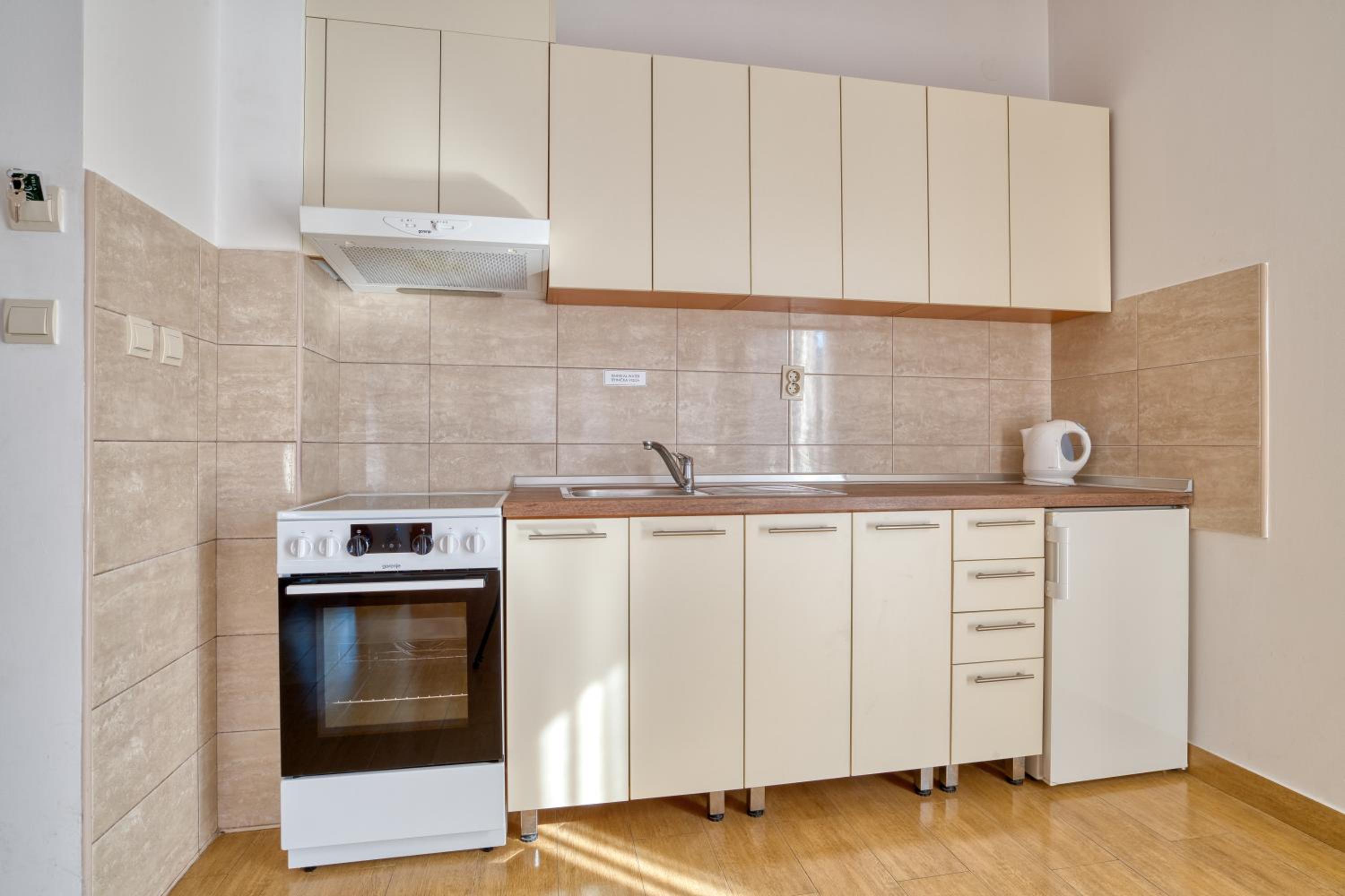 Deluxe One-Bedroom Apartment with Sea View - Photo 4