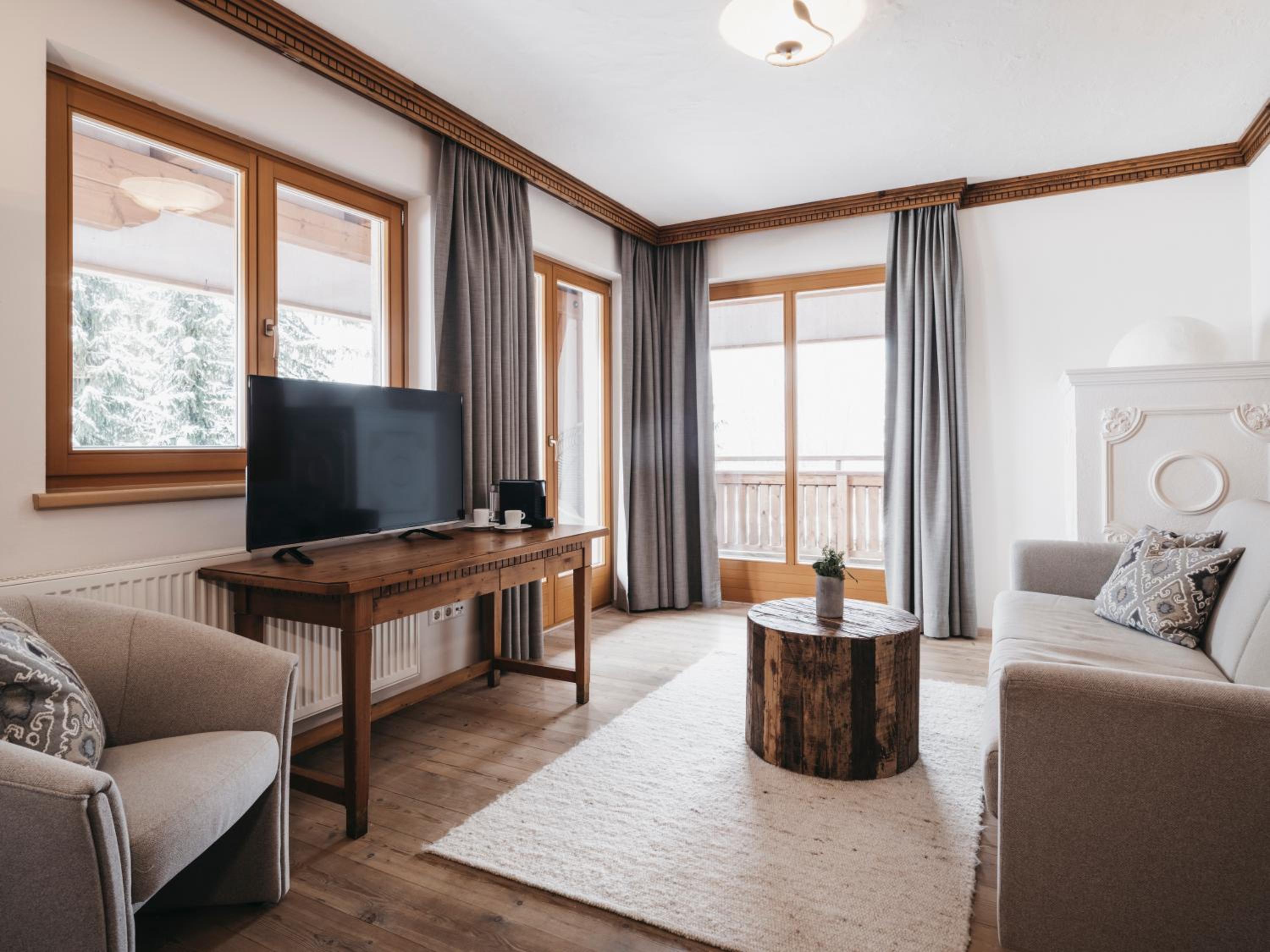 Suite - Photo 2