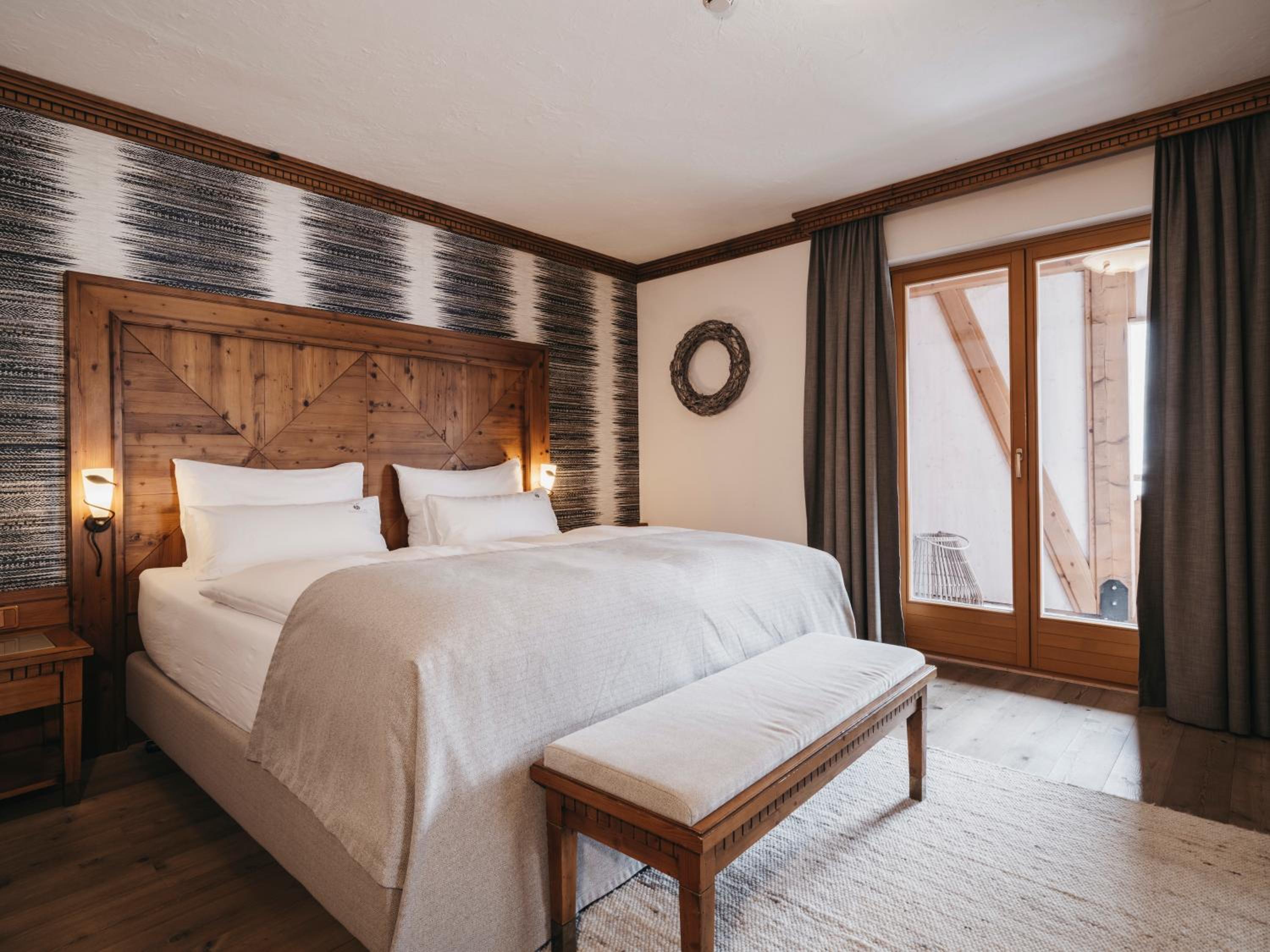 Suite - Photo 1