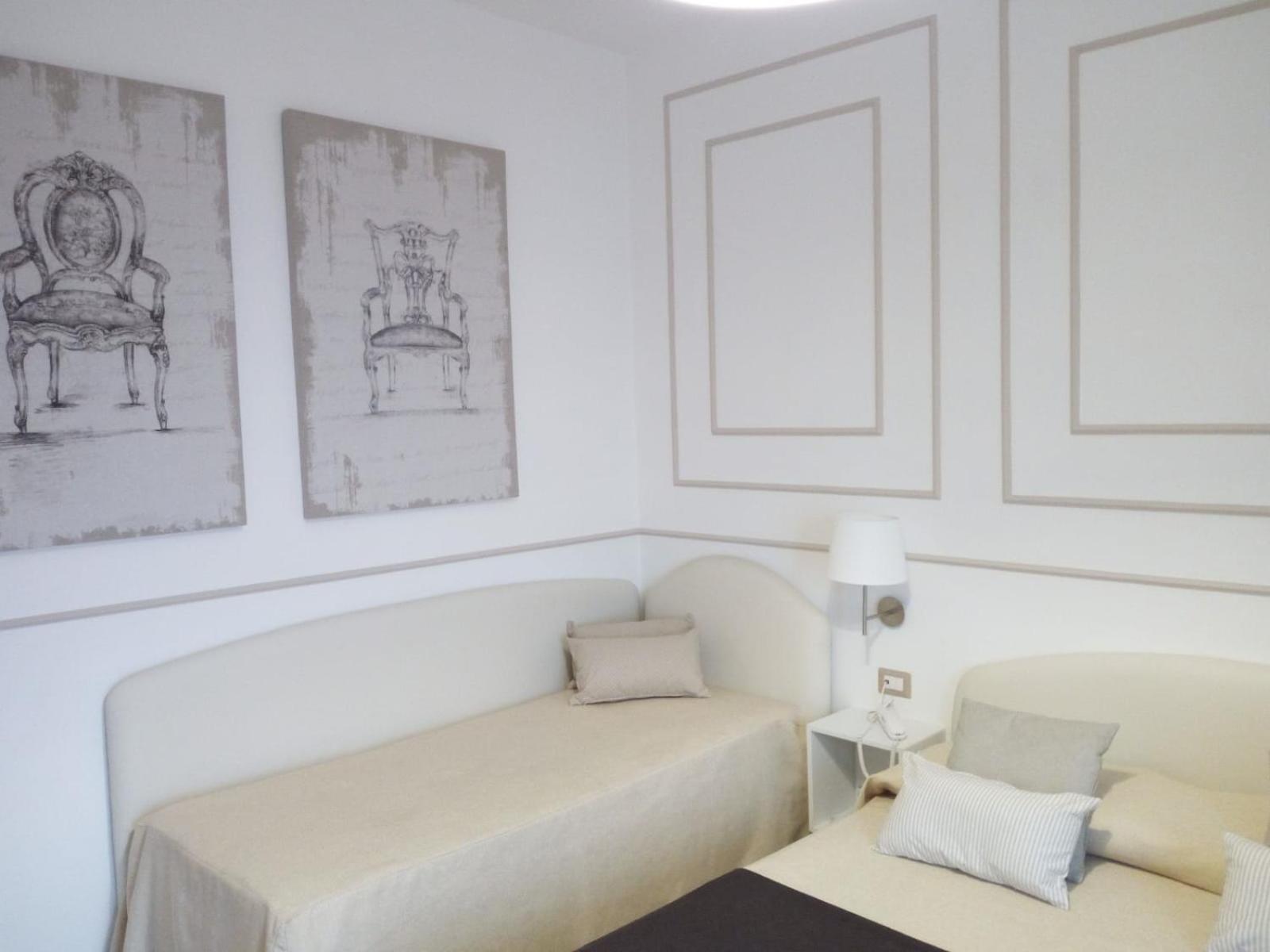 Quadruple Room with Sea View - Photo 7