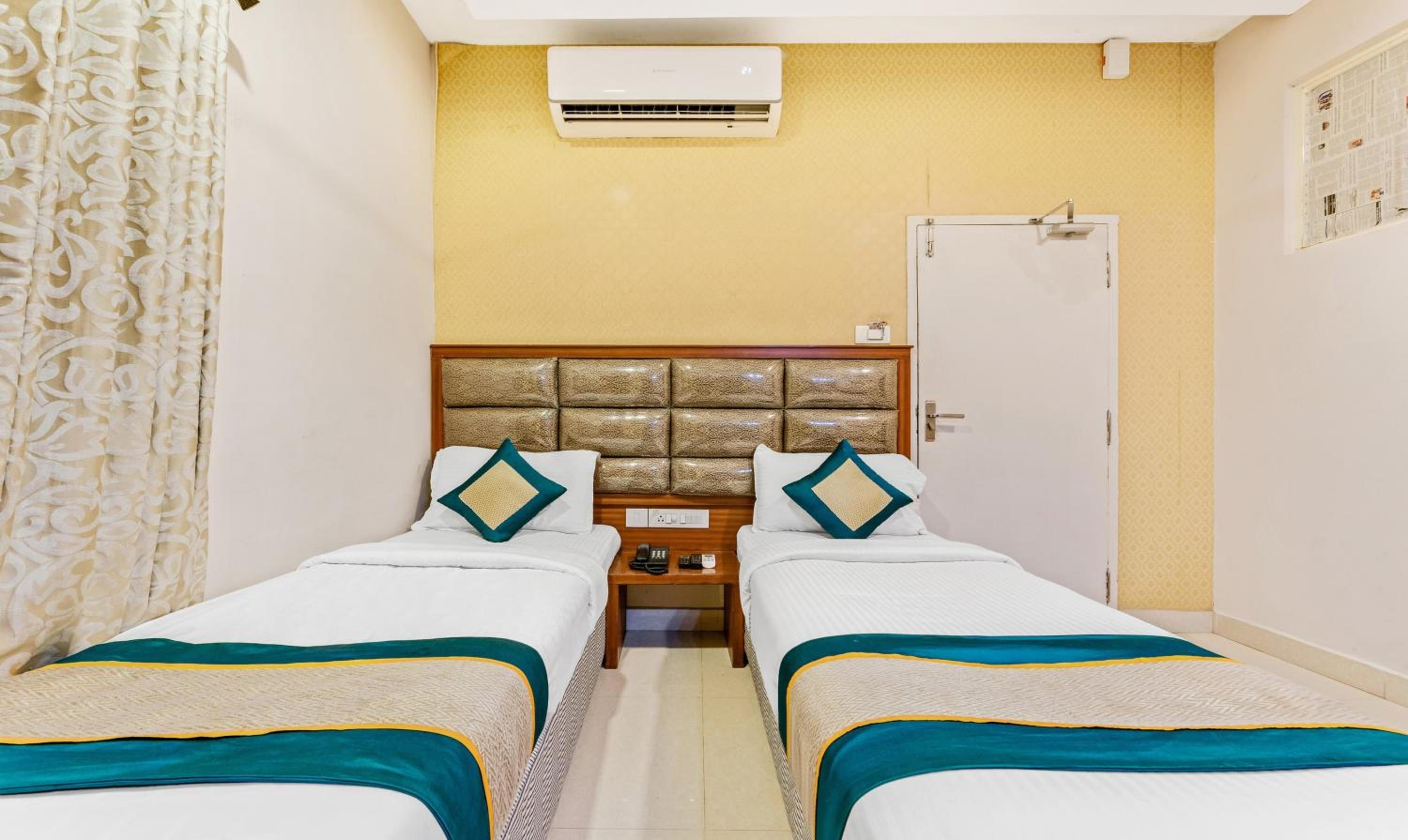 Standard Double Room - Photo 10